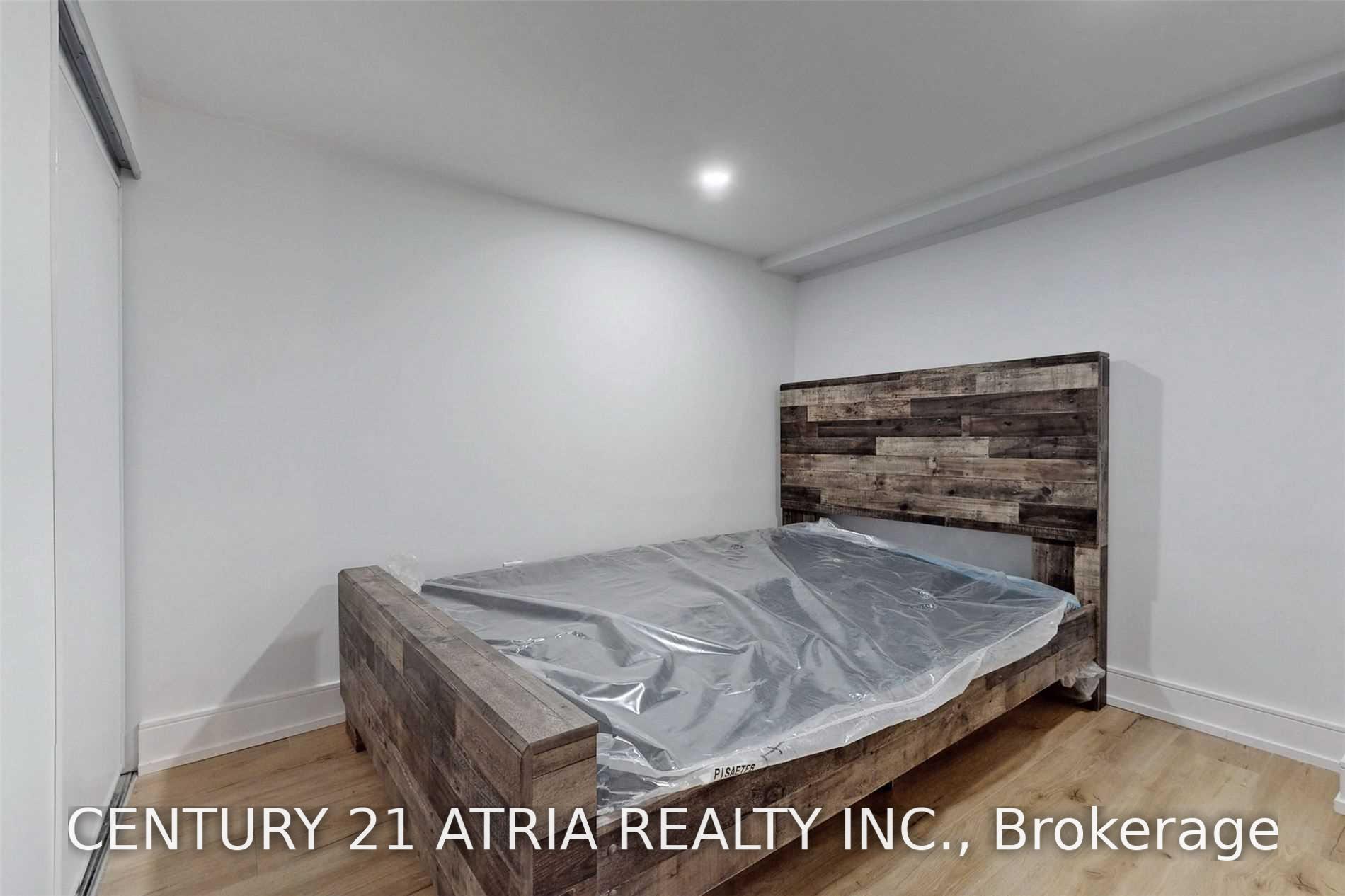 Photo 38 of 75 Medland Avenue, Whitby, Williamsburg — HOMEH