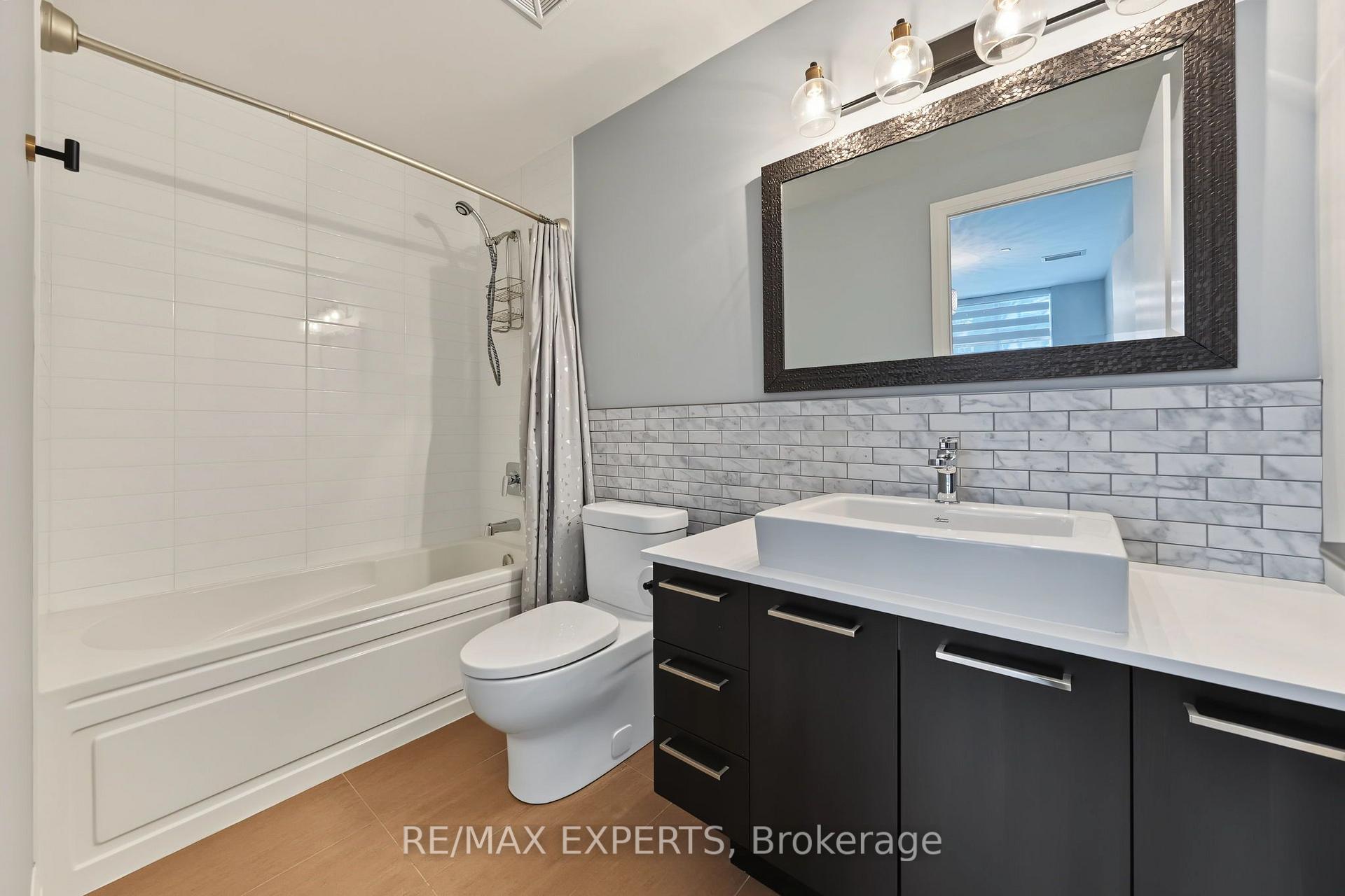 Photo 19 of Unit 117, 4800 Highway 7, Vaughan, East Woodbridge — HOMEH