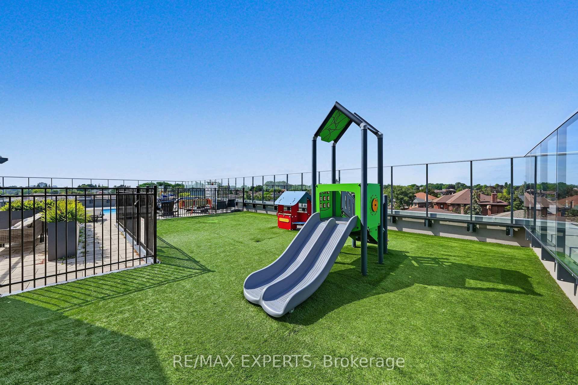 Photo 27 of Unit 117, 4800 Highway 7, Vaughan, East Woodbridge — HOMEH