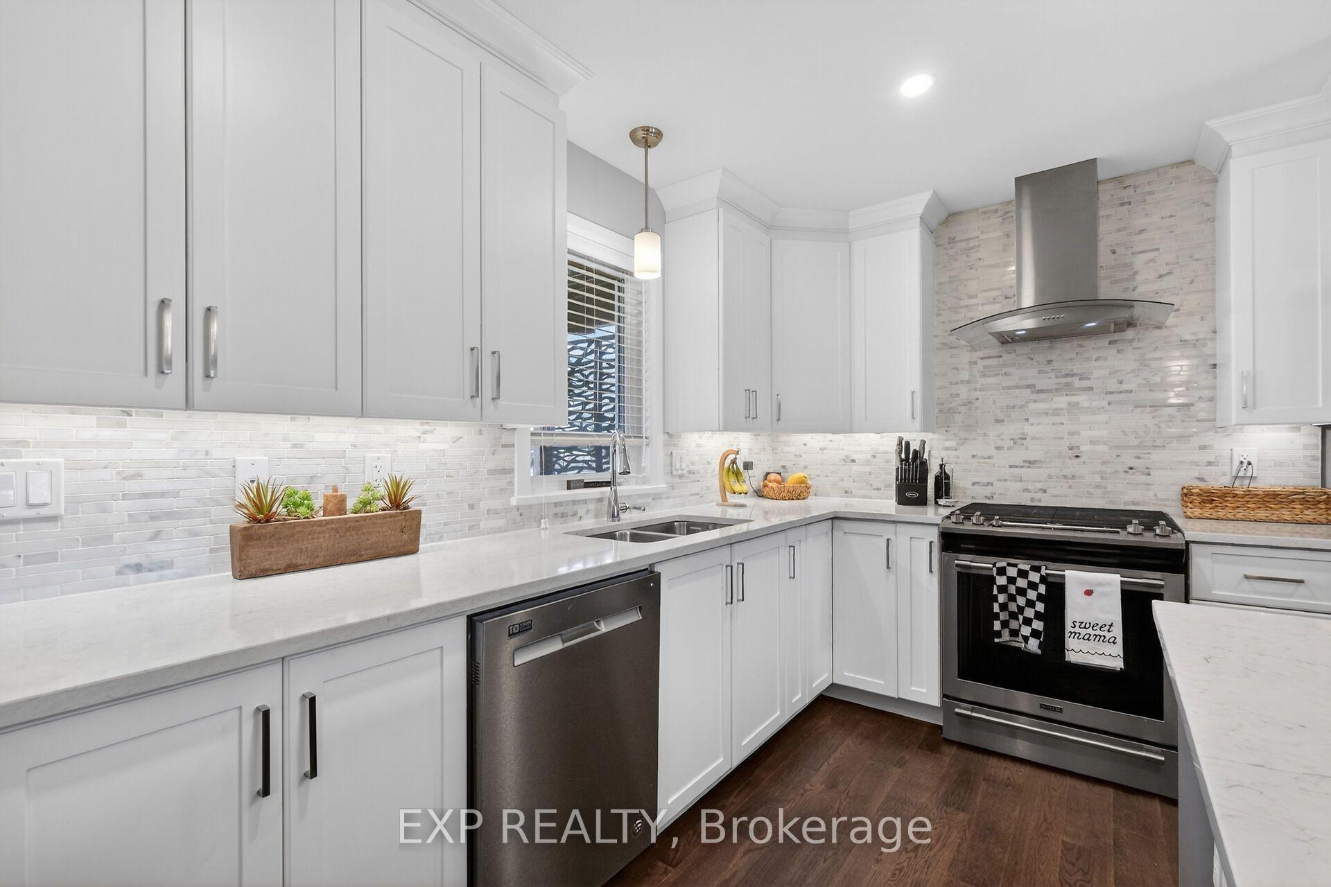 Photo 11 of 450 Central Park Boulevard, Russell, Village of Russell — HOMEH