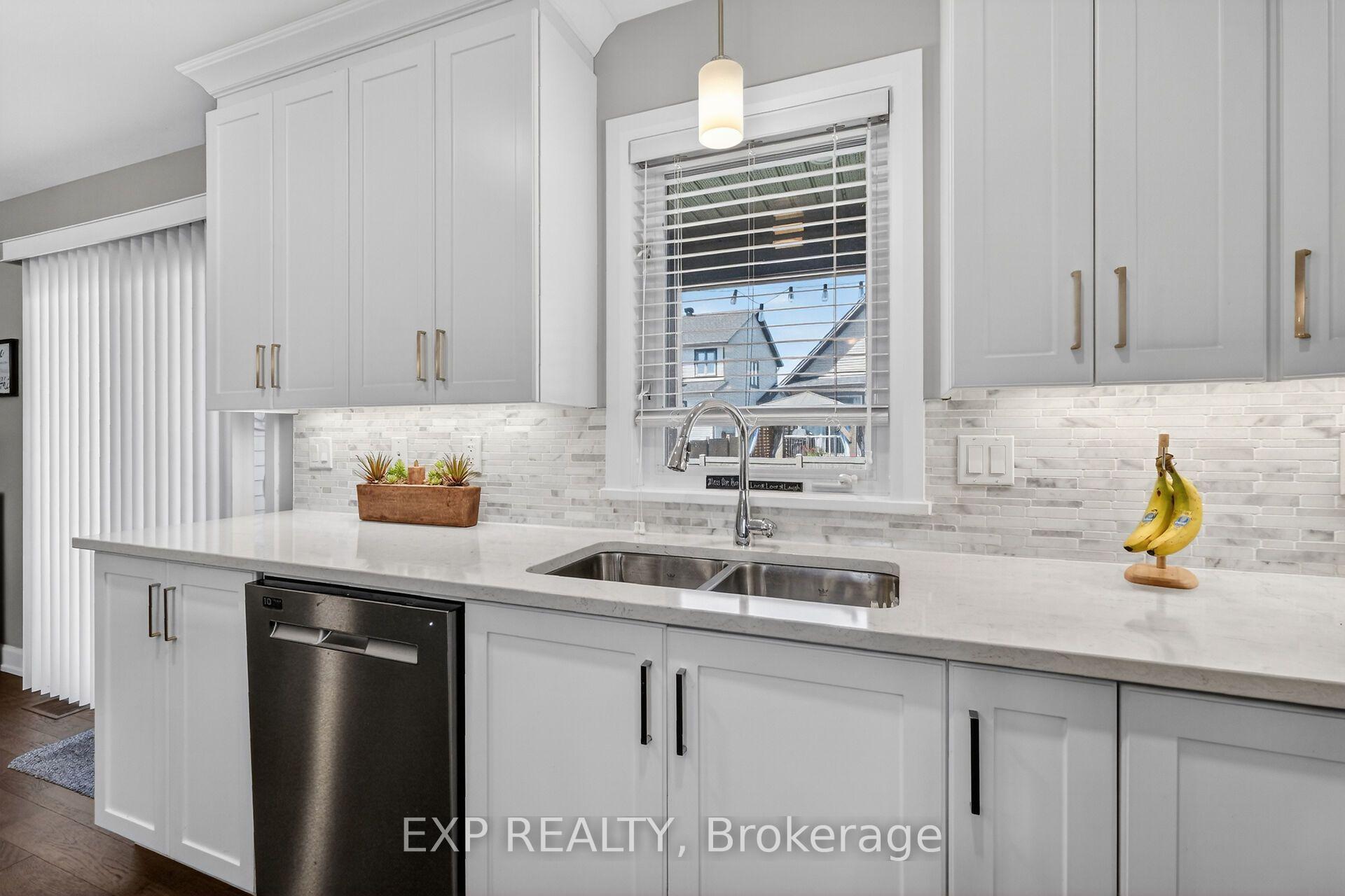 Photo 15 of 450 Central Park Boulevard, Russell, Village of Russell — HOMEH