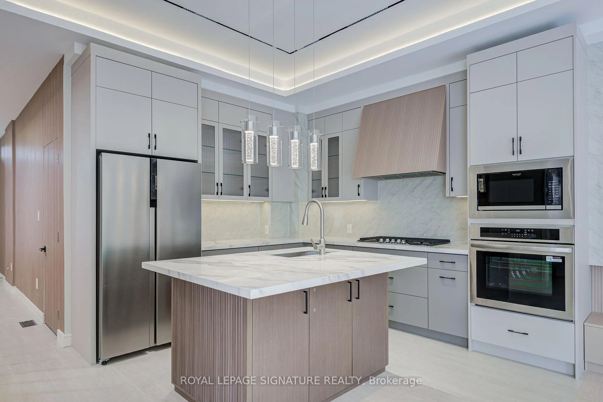 Photo 13 of 876 Atwater Avenue, Mississauga, Lakeview — HOMEH