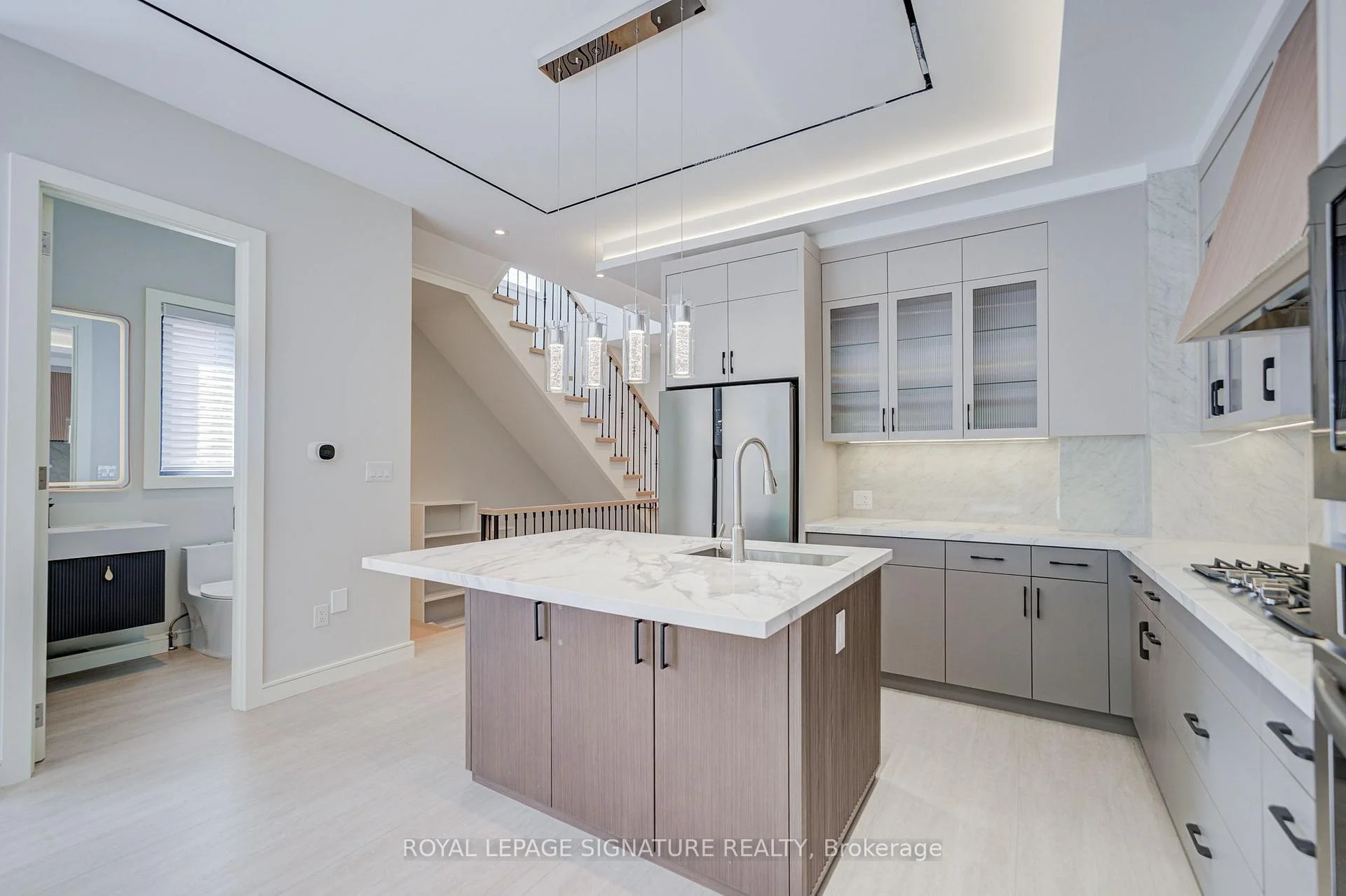 Photo 16 of 876 Atwater Avenue, Mississauga, Lakeview — HOMEH