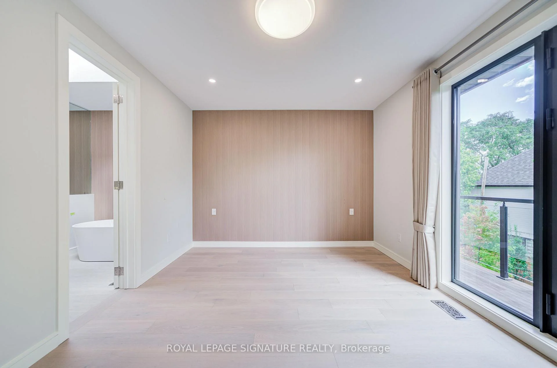 Photo 28 of 876 Atwater Avenue, Mississauga, Lakeview — HOMEH