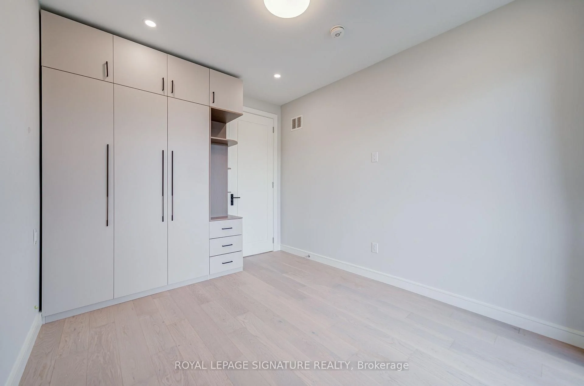 Photo 35 of 876 Atwater Avenue, Mississauga, Lakeview — HOMEH