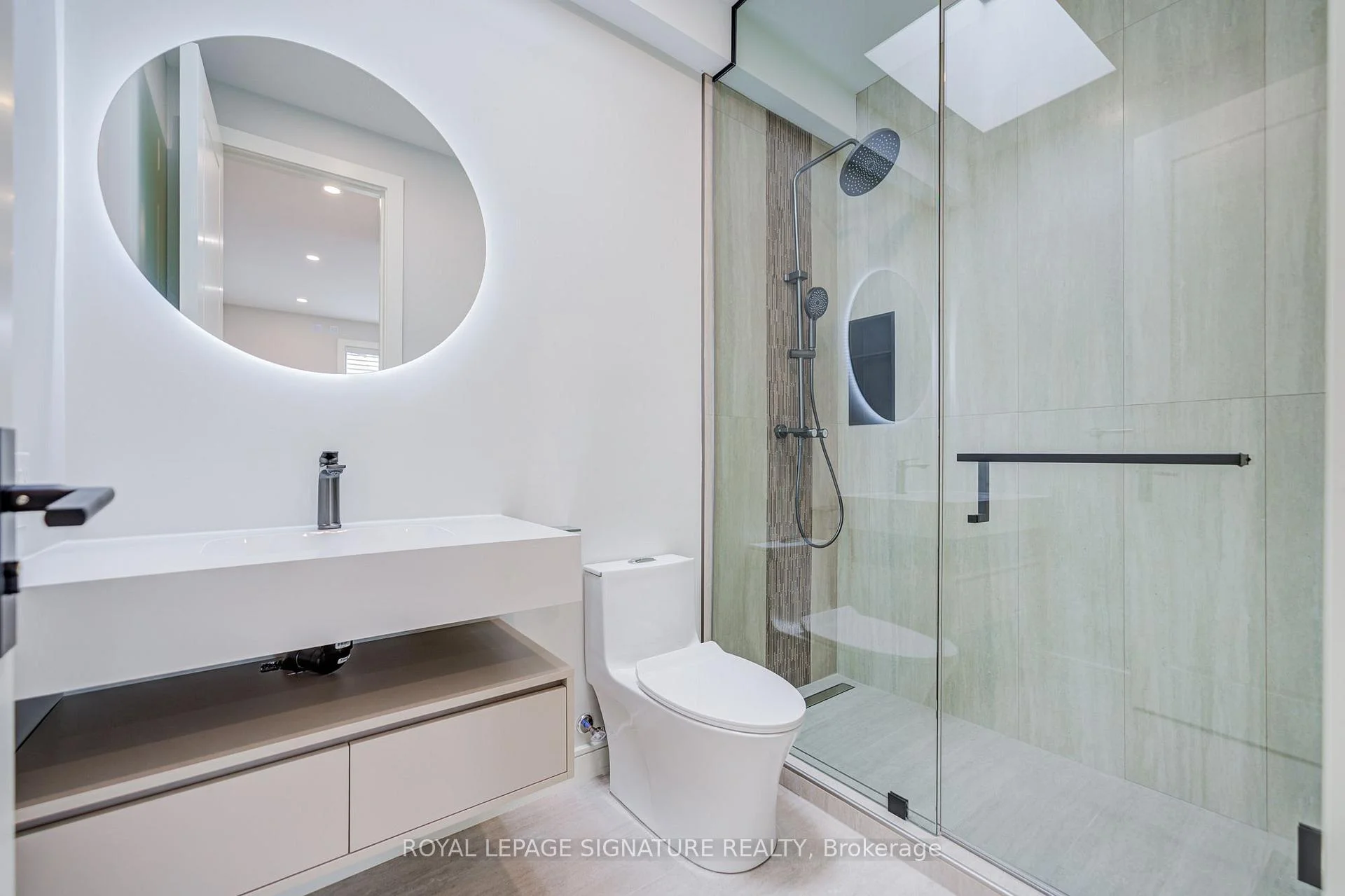 Photo 37 of 876 Atwater Avenue, Mississauga, Lakeview — HOMEH