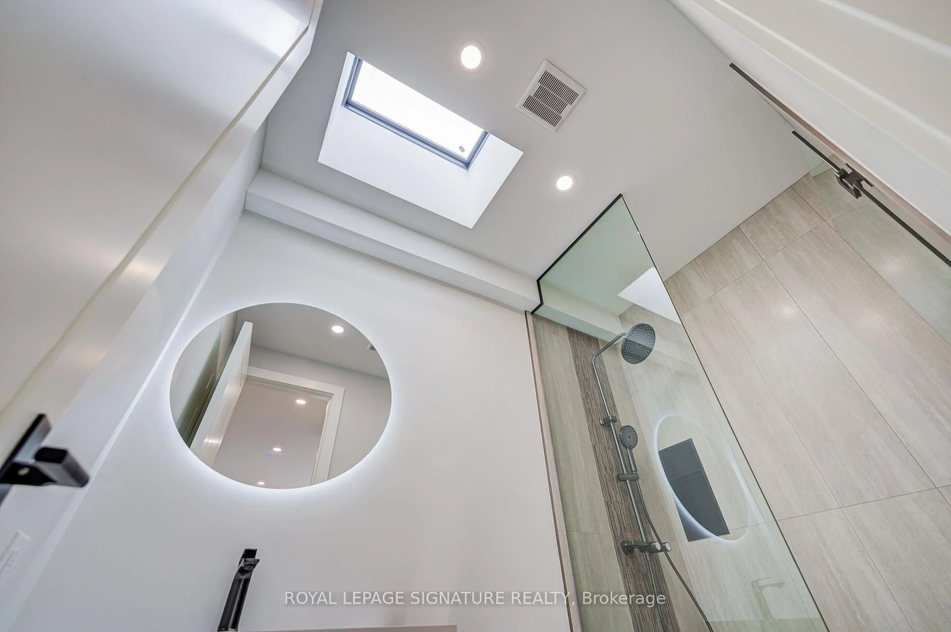 Photo 38 of 876 Atwater Avenue, Mississauga, Lakeview — HOMEH