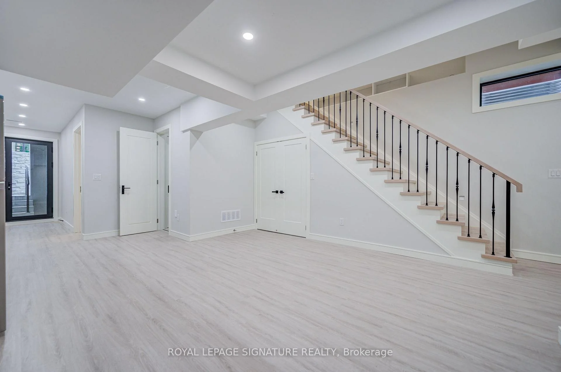 Photo 40 of 876 Atwater Avenue, Mississauga, Lakeview — HOMEH