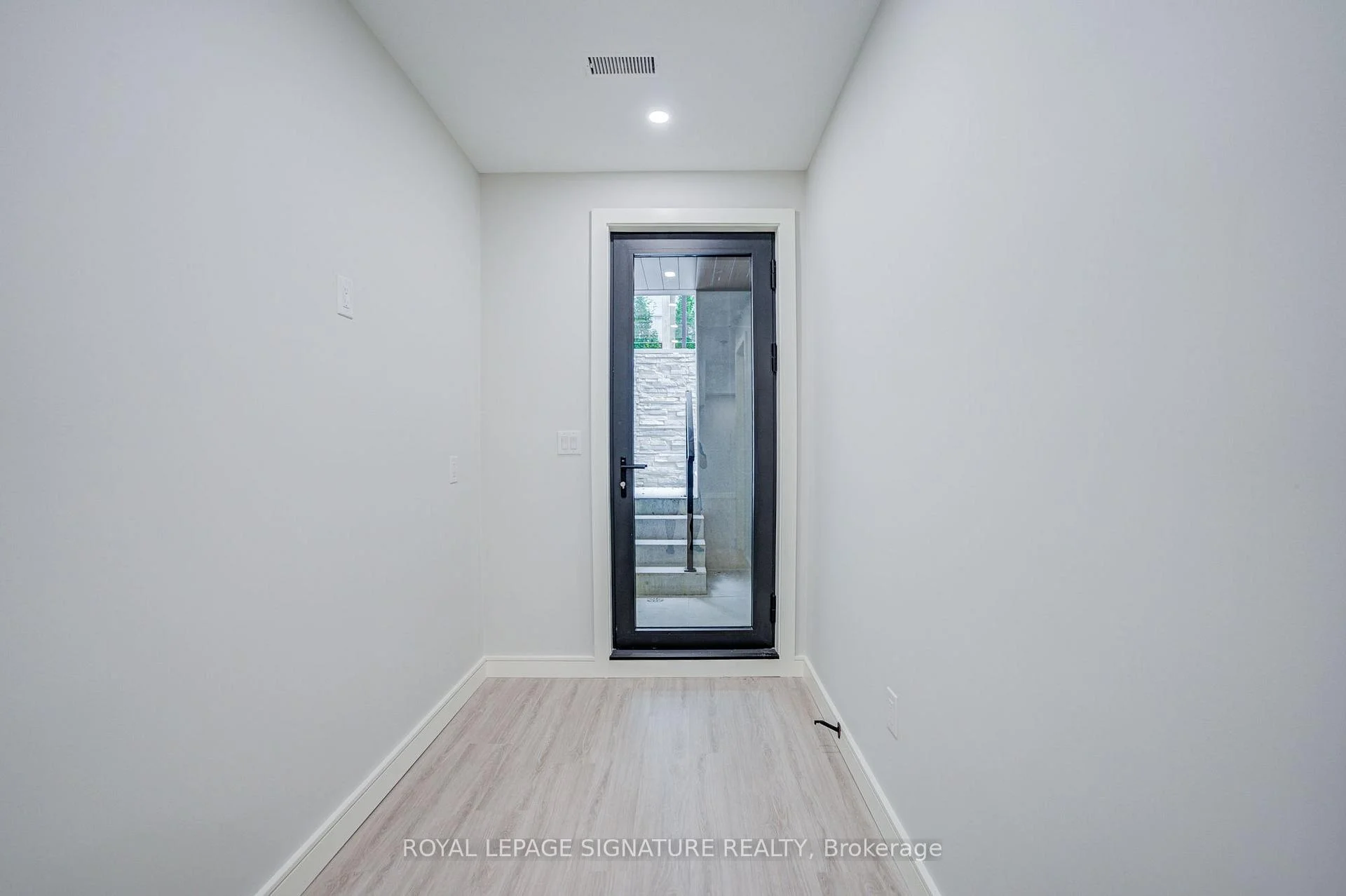 Photo 45 of 876 Atwater Avenue, Mississauga, Lakeview — HOMEH