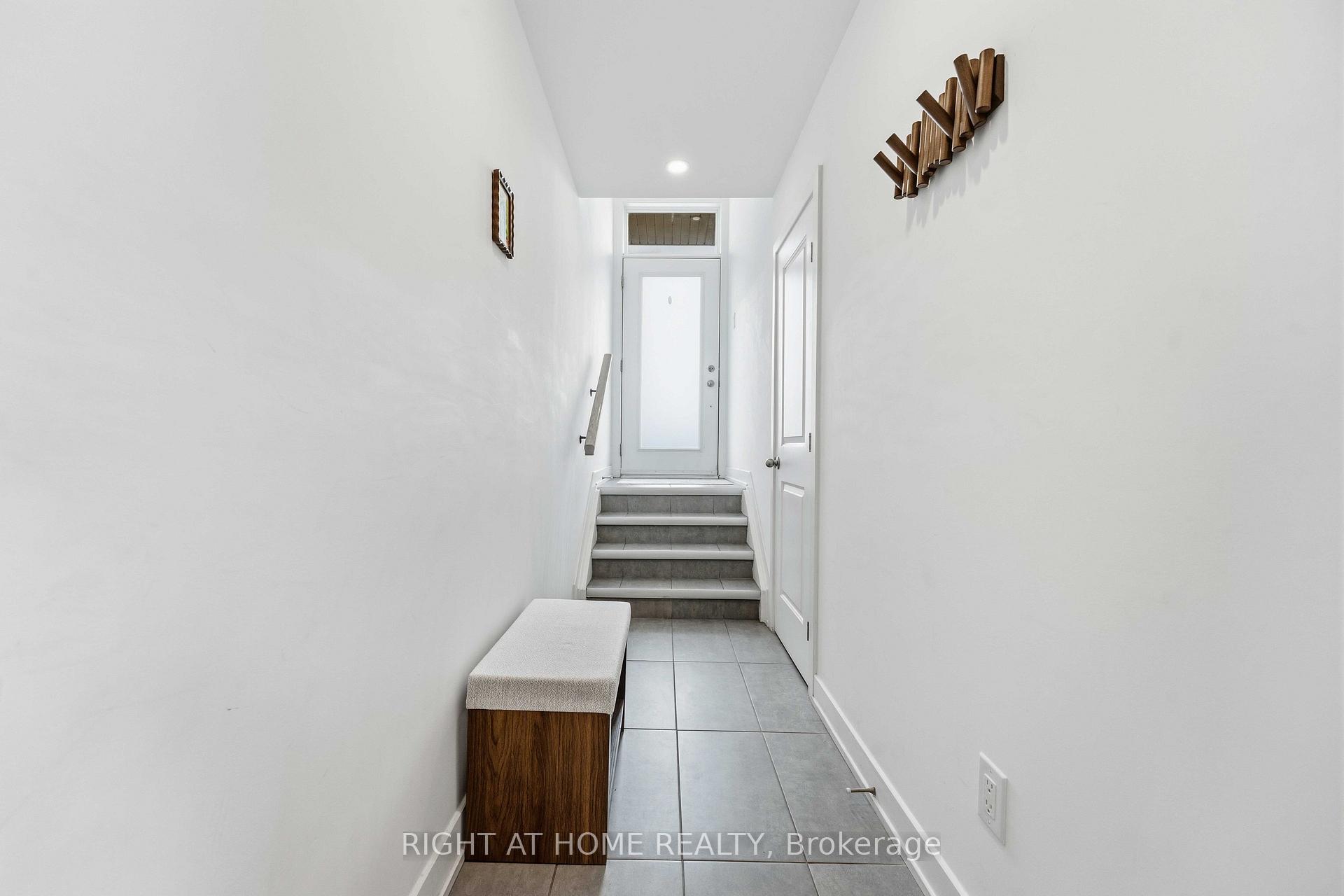 Photo 4 of Unit D, 55 Overberg Way, Ottawa, Kanata - Emerald Meadows/Trailwest — HOMEH