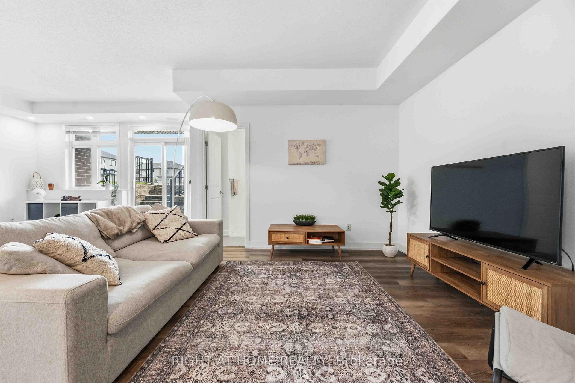 Photo 6 of Unit D, 55 Overberg Way, Ottawa, Kanata - Emerald Meadows/Trailwest — HOMEH