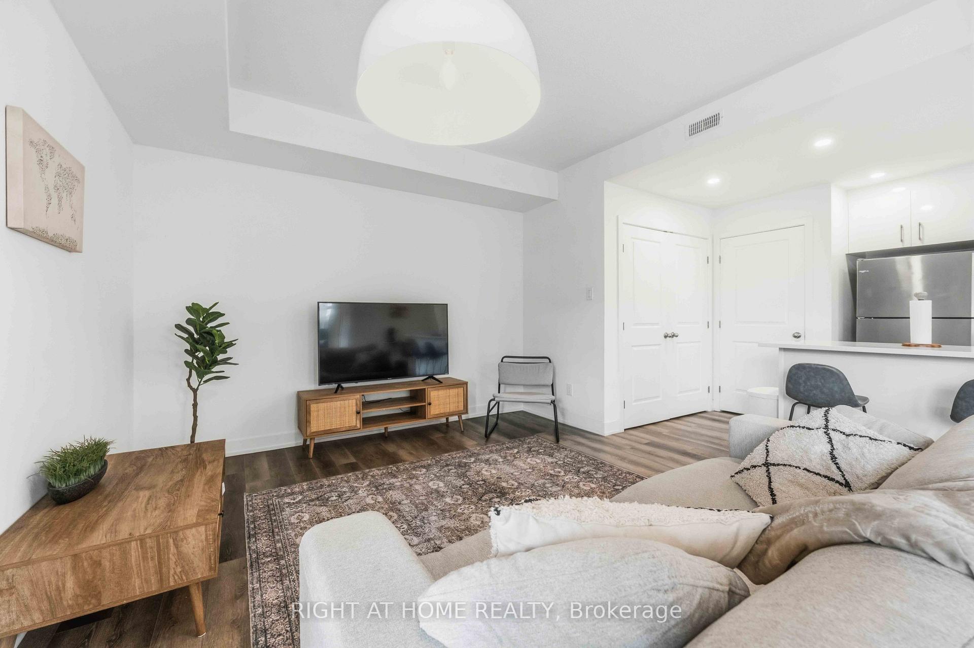 Photo 8 of Unit D, 55 Overberg Way, Ottawa, Kanata - Emerald Meadows/Trailwest — HOMEH