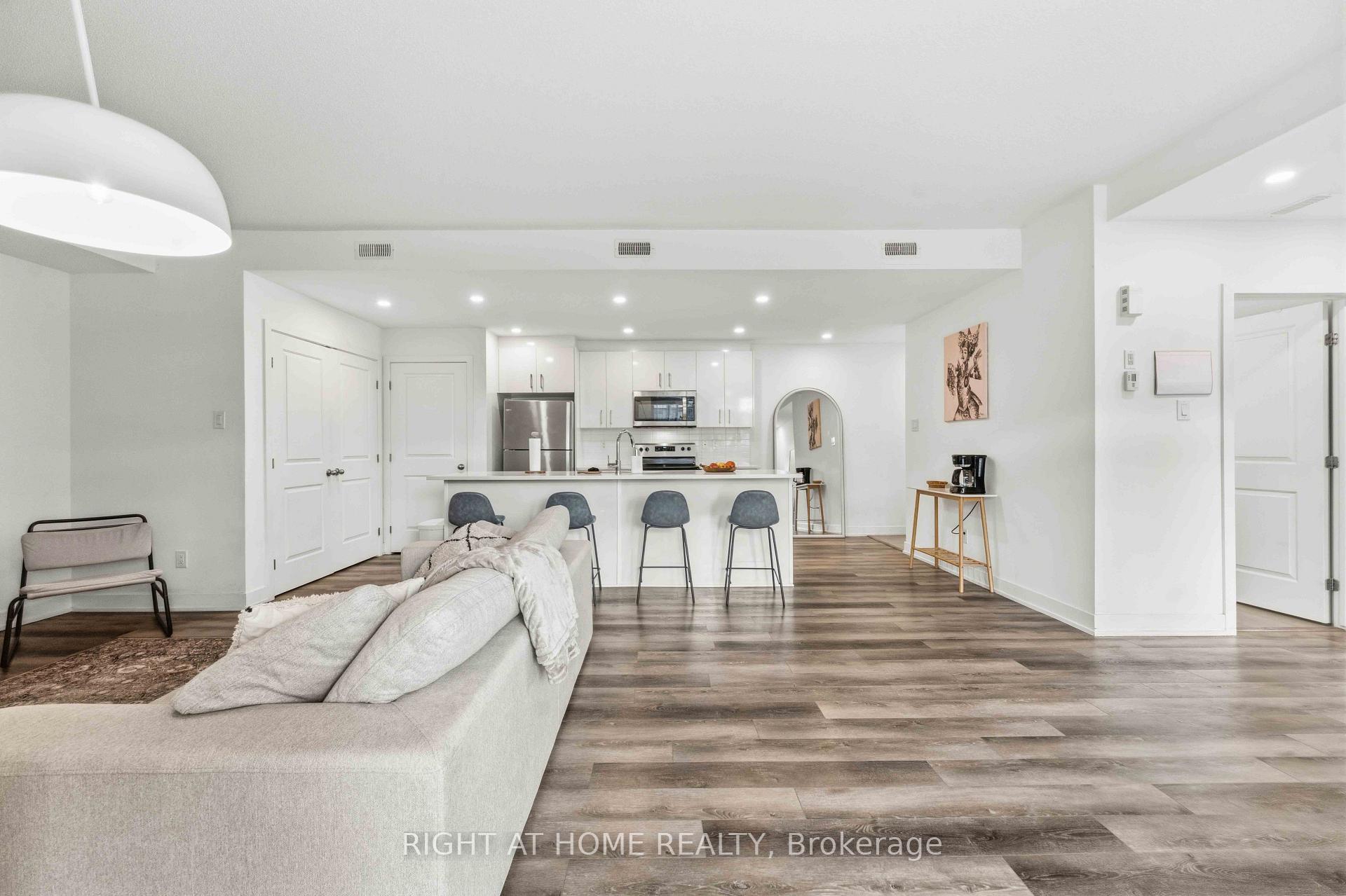 Photo 9 of Unit D, 55 Overberg Way, Ottawa, Kanata - Emerald Meadows/Trailwest — HOMEH