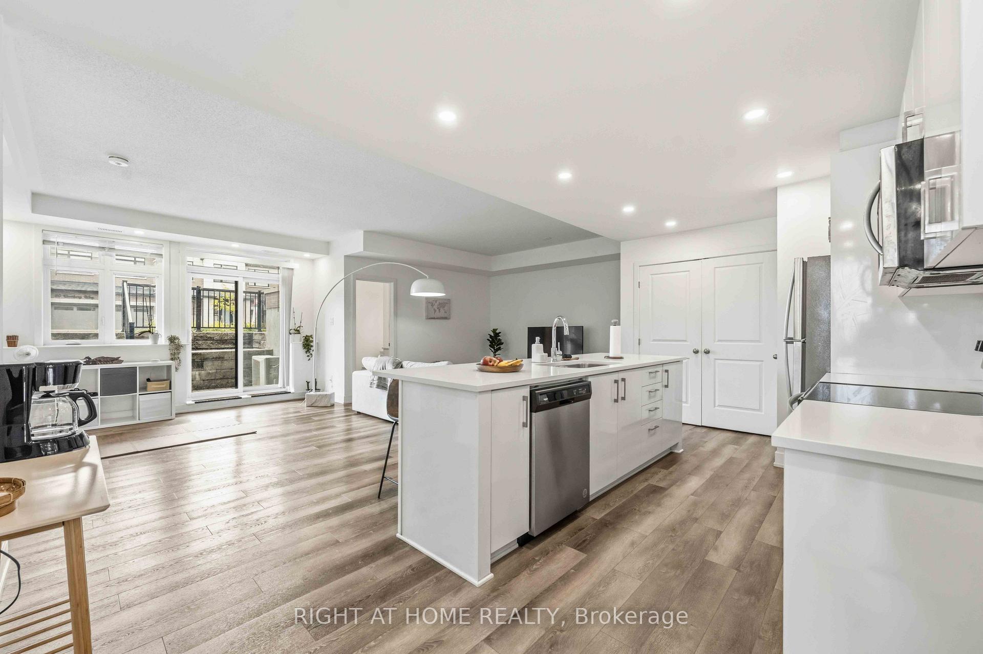 Photo 10 of Unit D, 55 Overberg Way, Ottawa, Kanata - Emerald Meadows/Trailwest — HOMEH