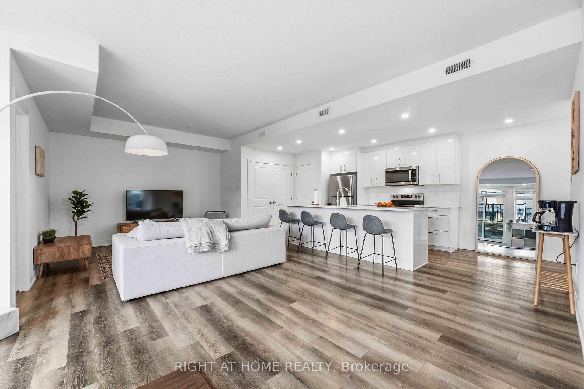 Photo 13 of Unit D, 55 Overberg Way, Ottawa, Kanata - Emerald Meadows/Trailwest — HOMEH