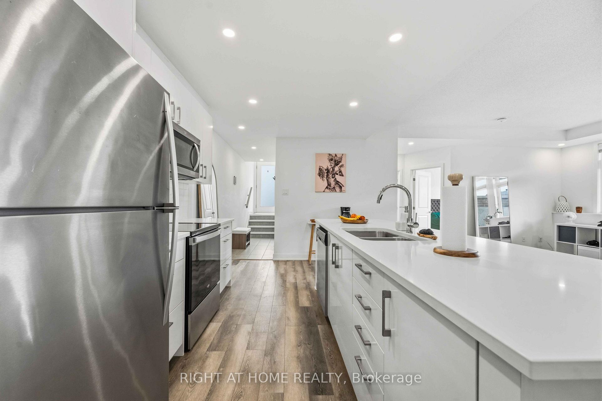 Photo 16 of Unit D, 55 Overberg Way, Ottawa, Kanata - Emerald Meadows/Trailwest — HOMEH