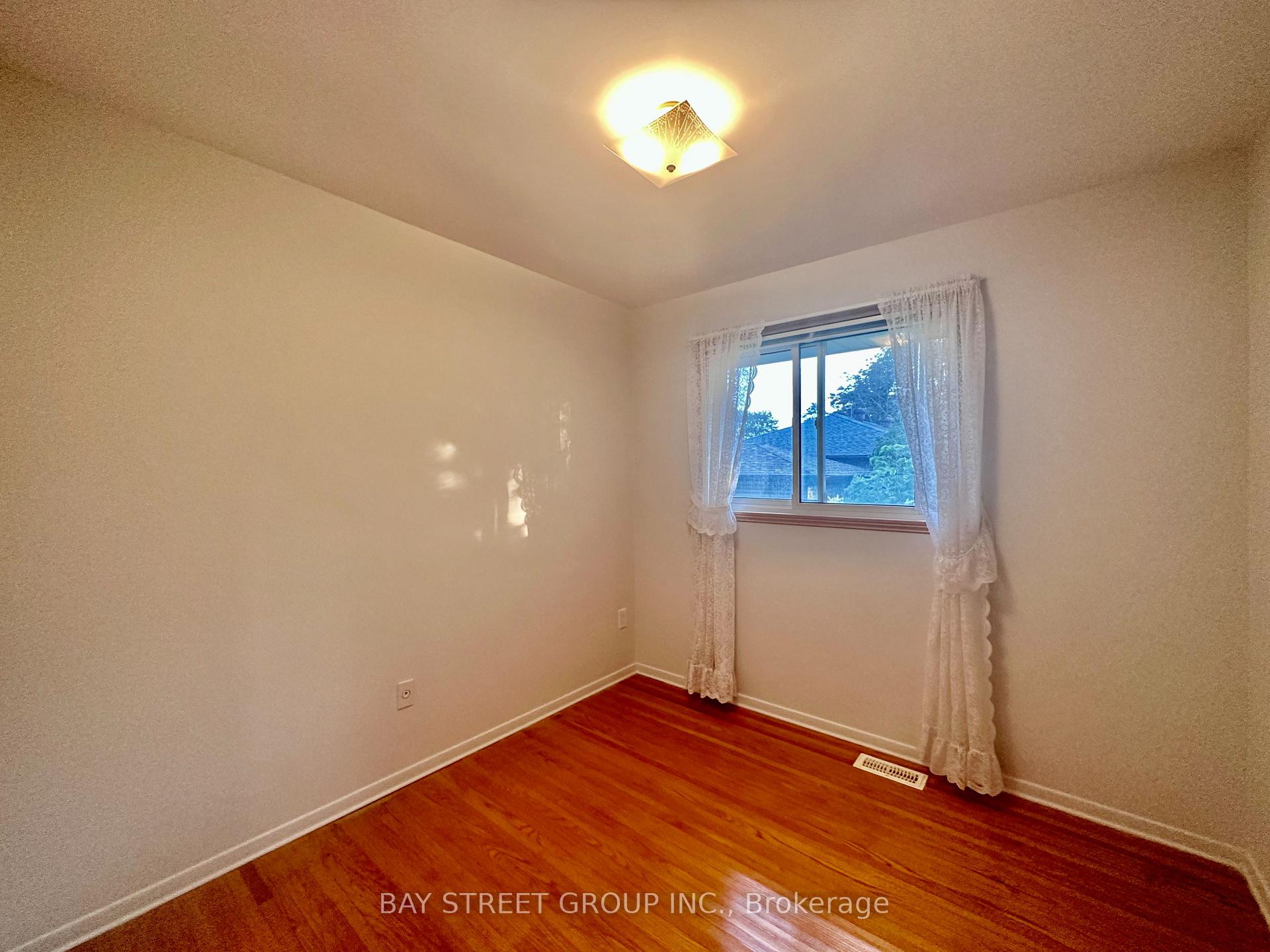 Photo 6 of 180 Rose Street, Barrie, Wellington — HOMEH