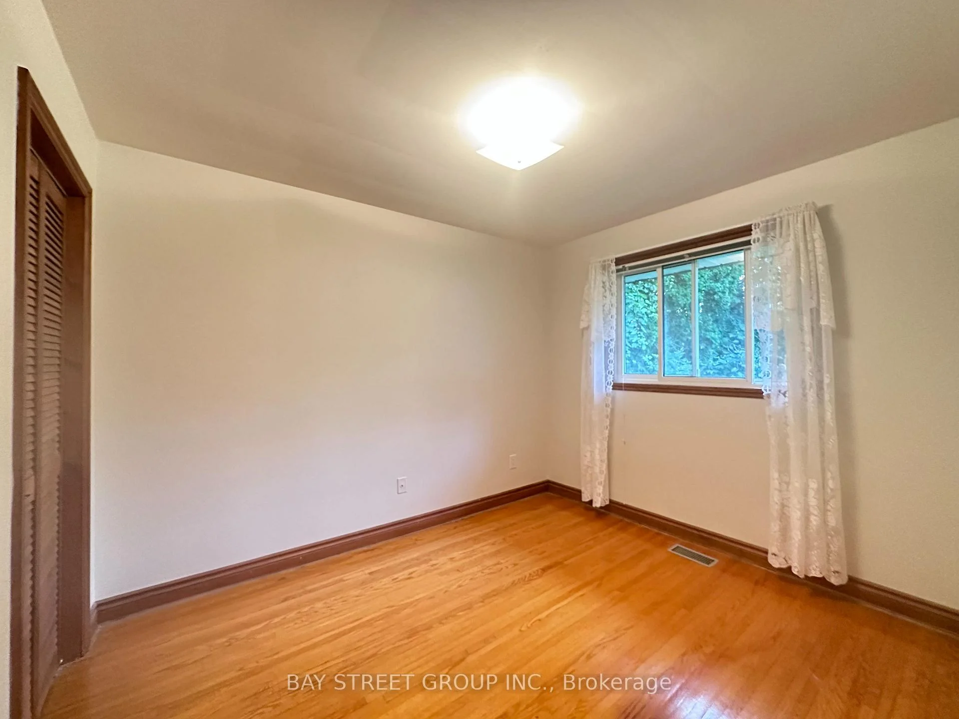 Photo 11 of 180 Rose Street, Barrie, Wellington — HOMEH