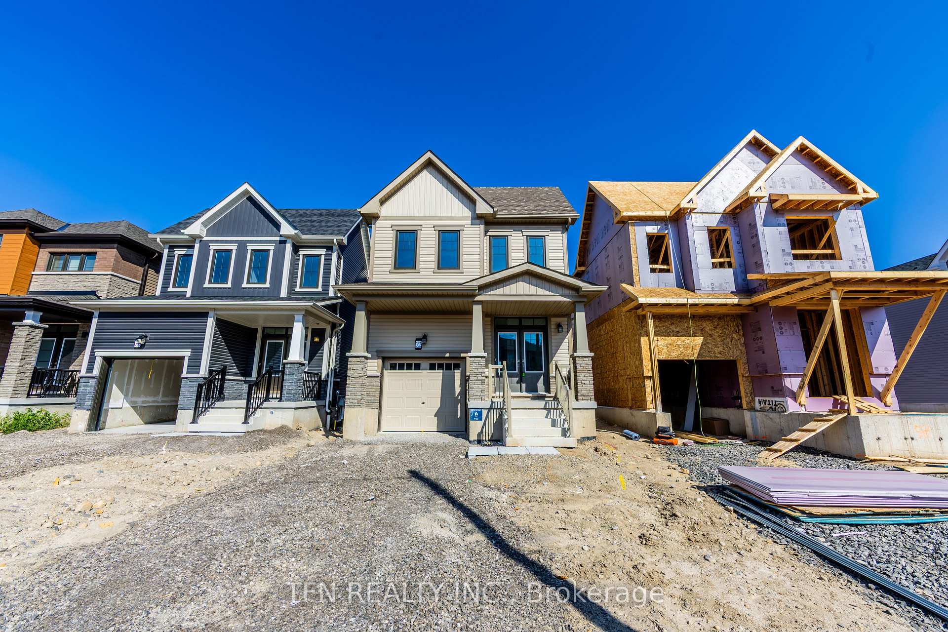 Photo of 385 Starlight Avenue