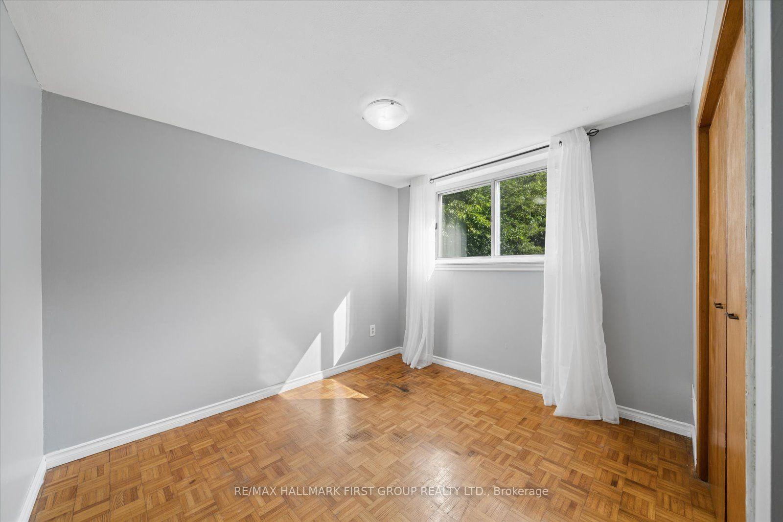 Photo 16 of 531 Harmony Road S, Oshawa, Donevan — HOMEH