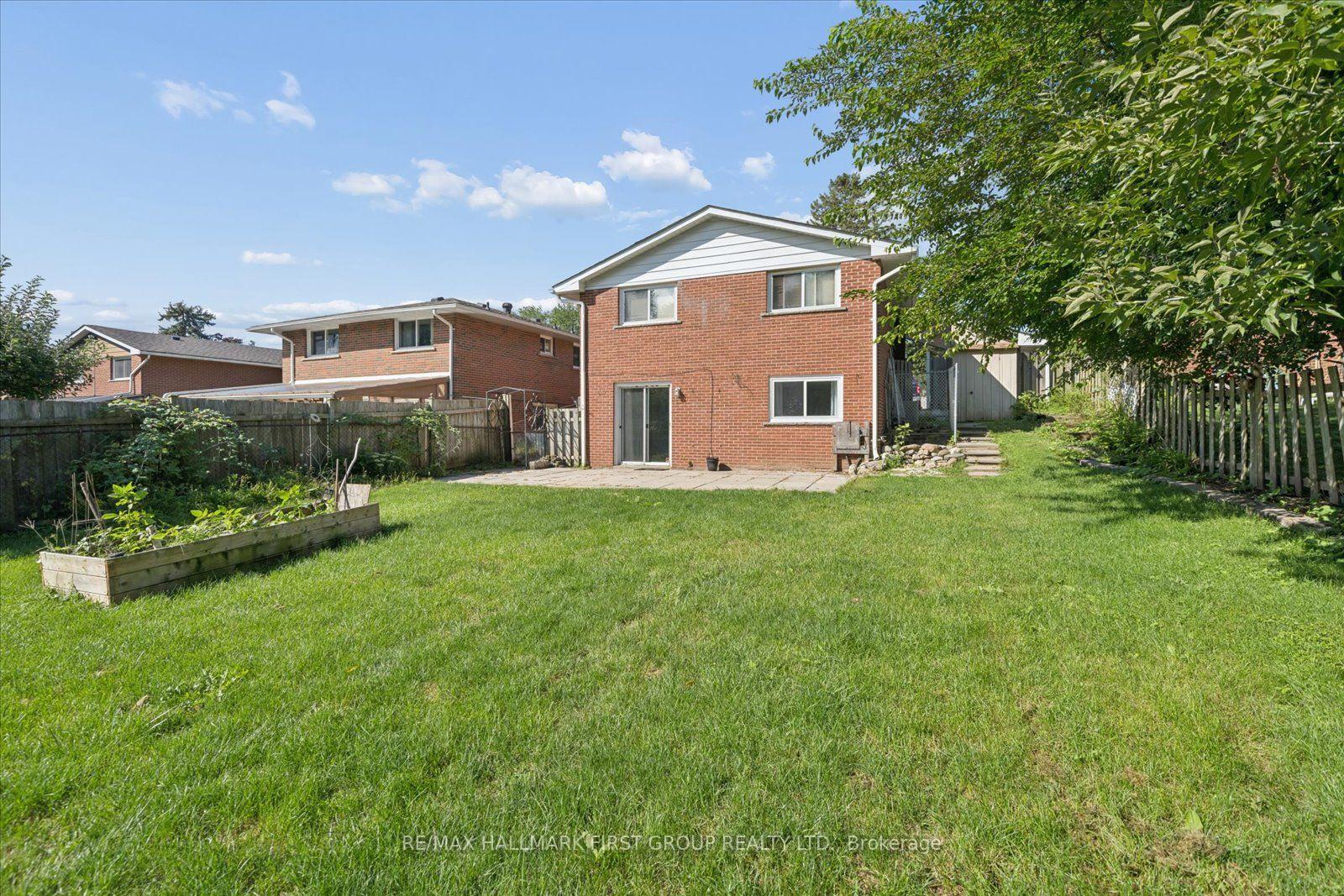 Photo 24 of 531 Harmony Road S, Oshawa, Donevan — HOMEH