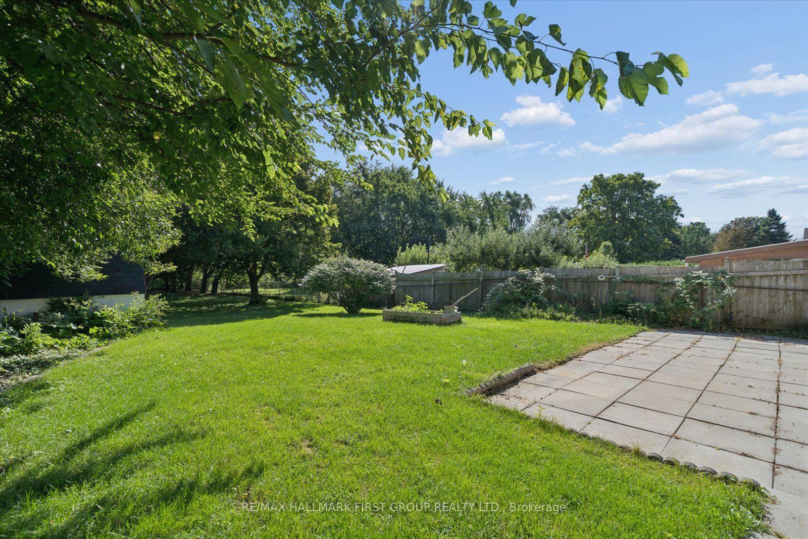 Photo 25 of 531 Harmony Road S, Oshawa, Donevan — HOMEH