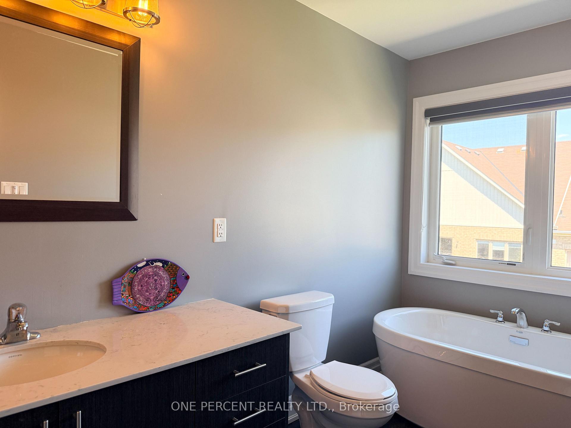 Photo 11 of 52 Bianca Crescent, Wasaga Beach — HOMEH
