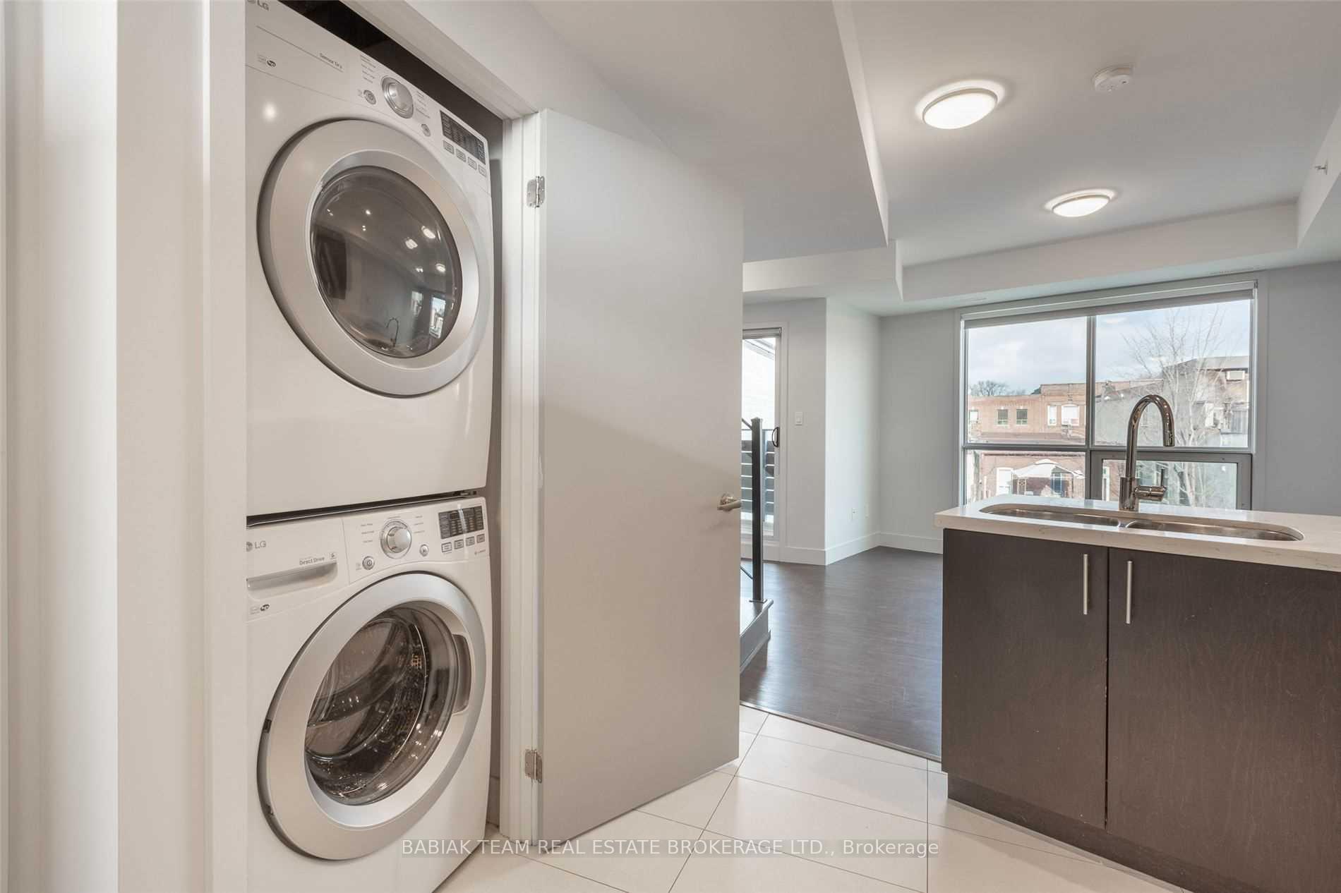 Photo 5 of Unit 303, 332 High Park Avenue, Toronto, Junction Area — HOMEH