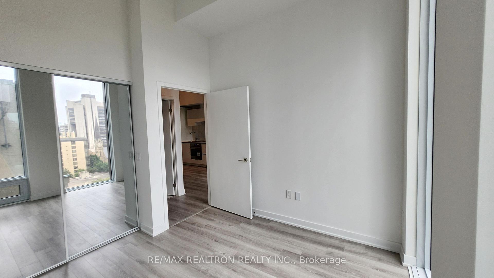 Photo 11 of Unit 1120, 238 Simcoe Street, Toronto, Kensington-Chinatown — HOMEH