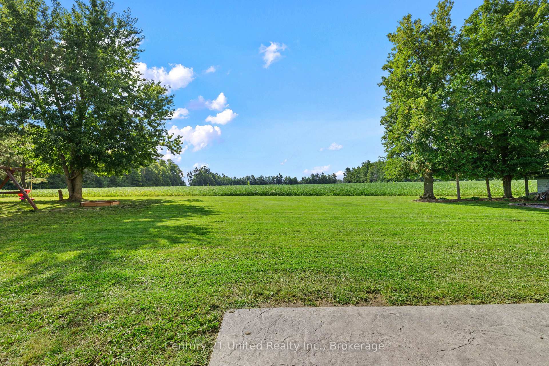 Photo 4 of 1067 Stewart Line, Cavan Monaghan, Cavan-Monaghan — HOMEH
