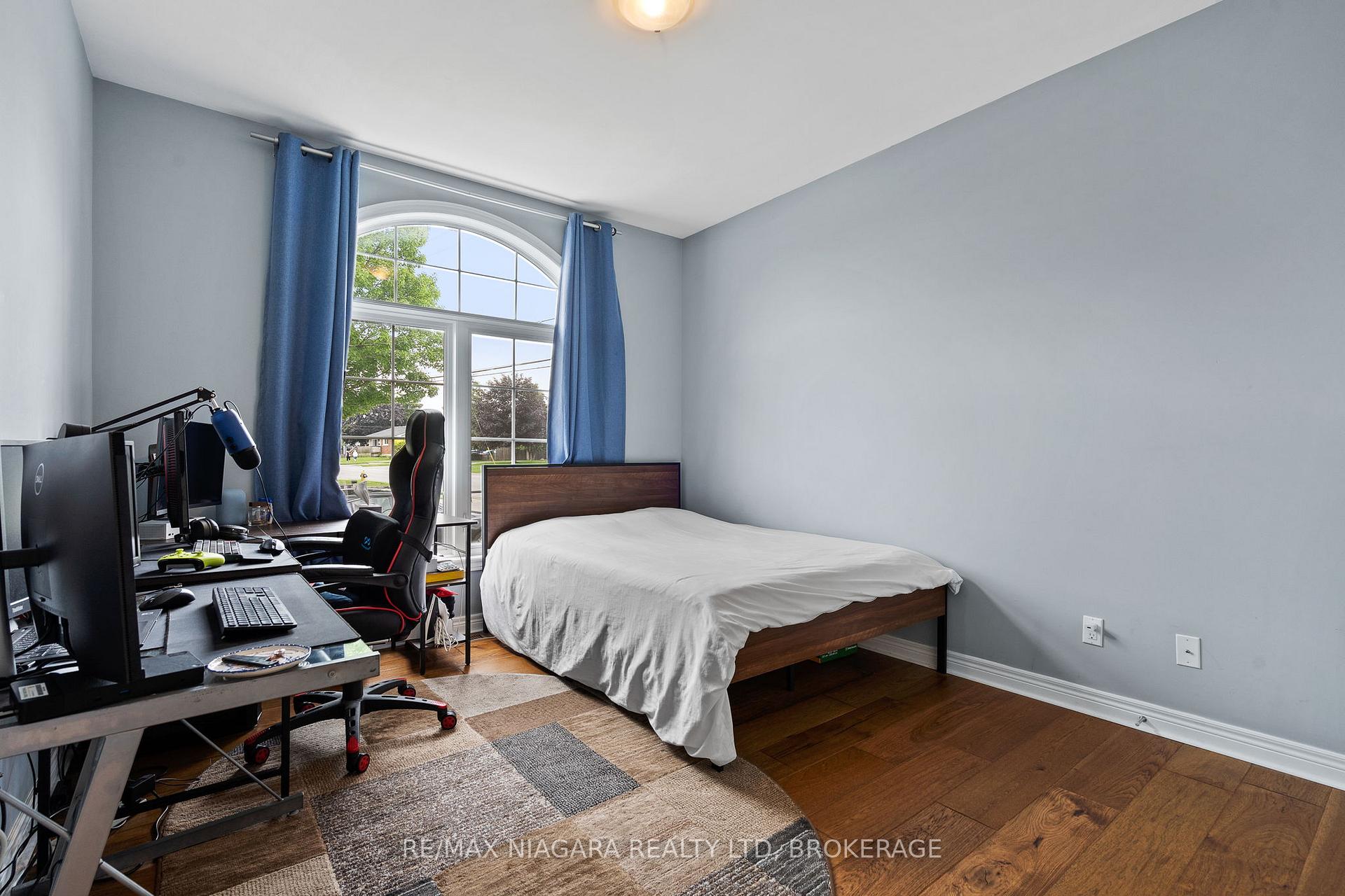 Photo 17 of 255 Lakeshore Road, St. Catharines, Lakeshore — HOMEH