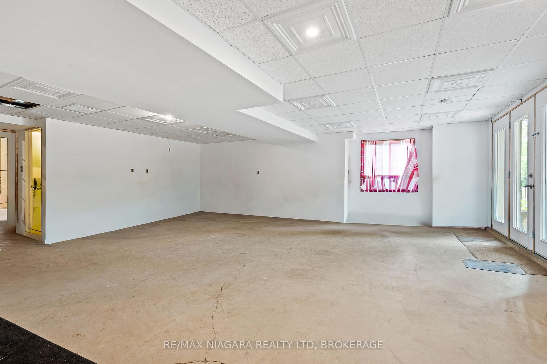 Photo 21 of 255 Lakeshore Road, St. Catharines, Lakeshore — HOMEH