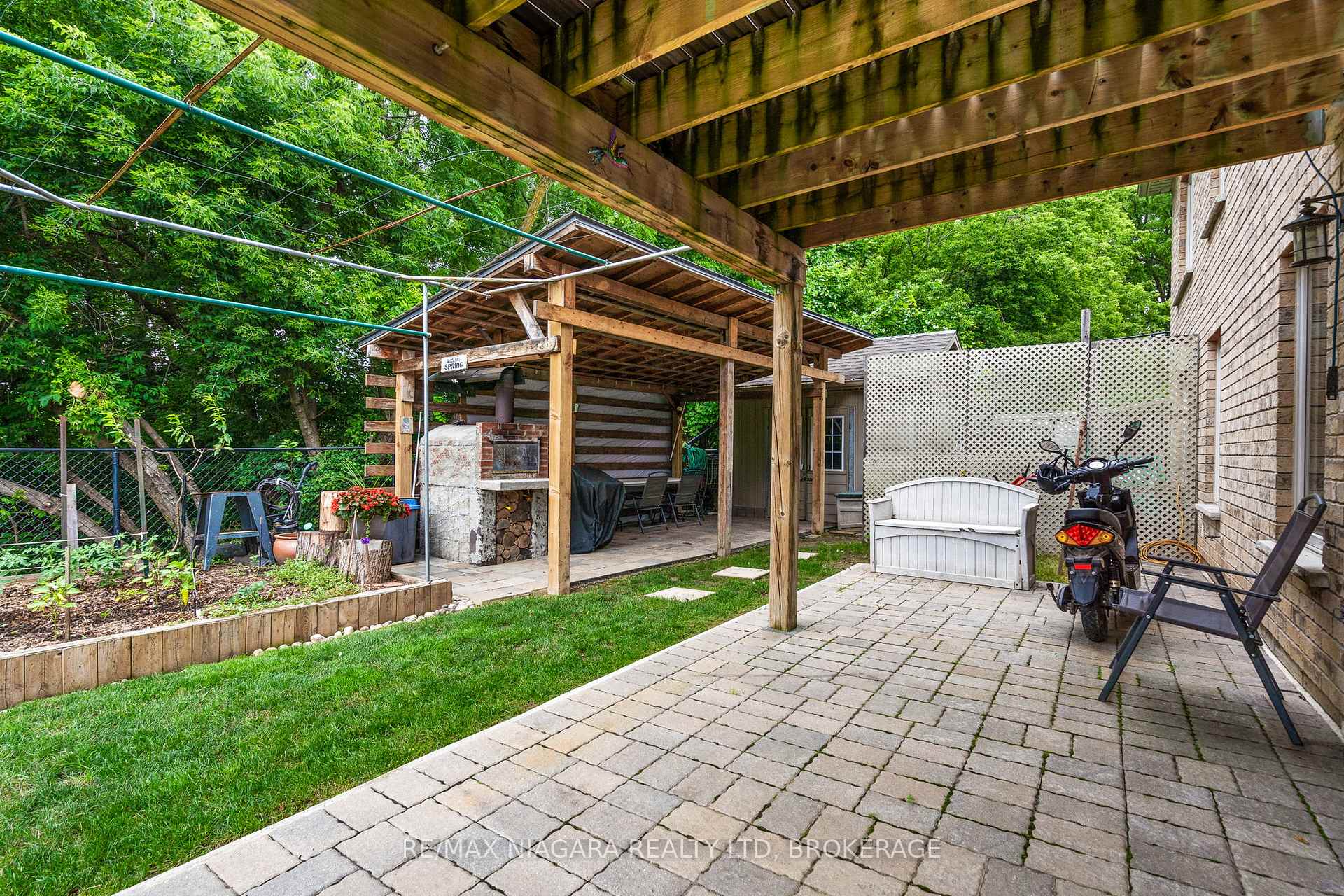 Photo 24 of 255 Lakeshore Road, St. Catharines, Lakeshore — HOMEH