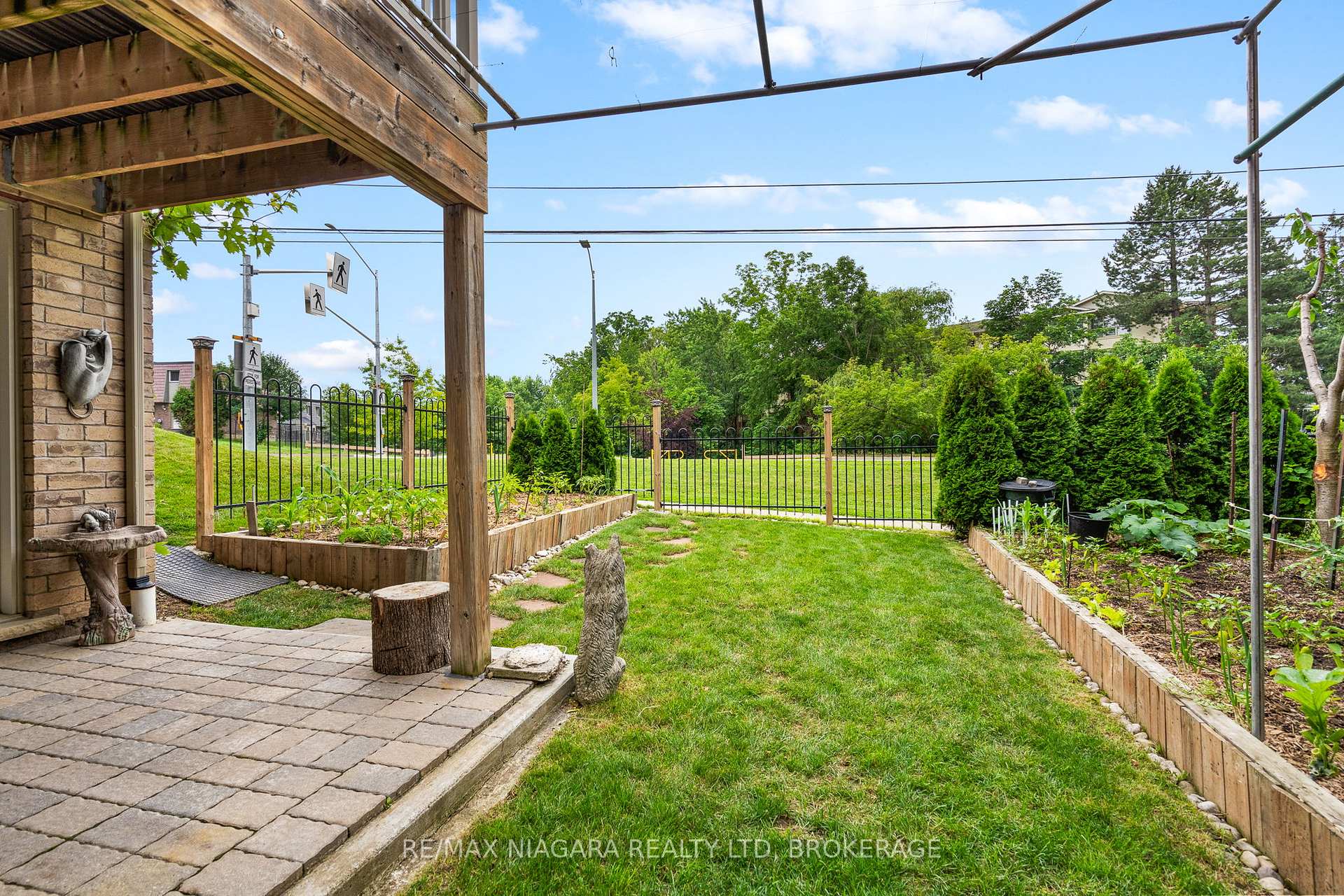 Photo 27 of 255 Lakeshore Road, St. Catharines, Lakeshore — HOMEH