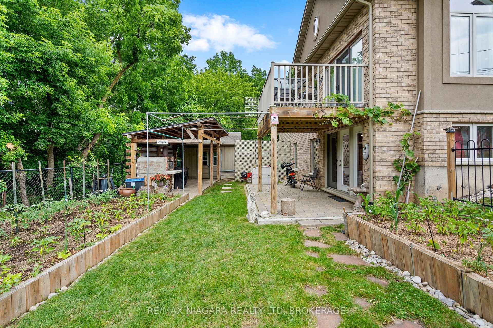 Photo 30 of 255 Lakeshore Road, St. Catharines, Lakeshore — HOMEH