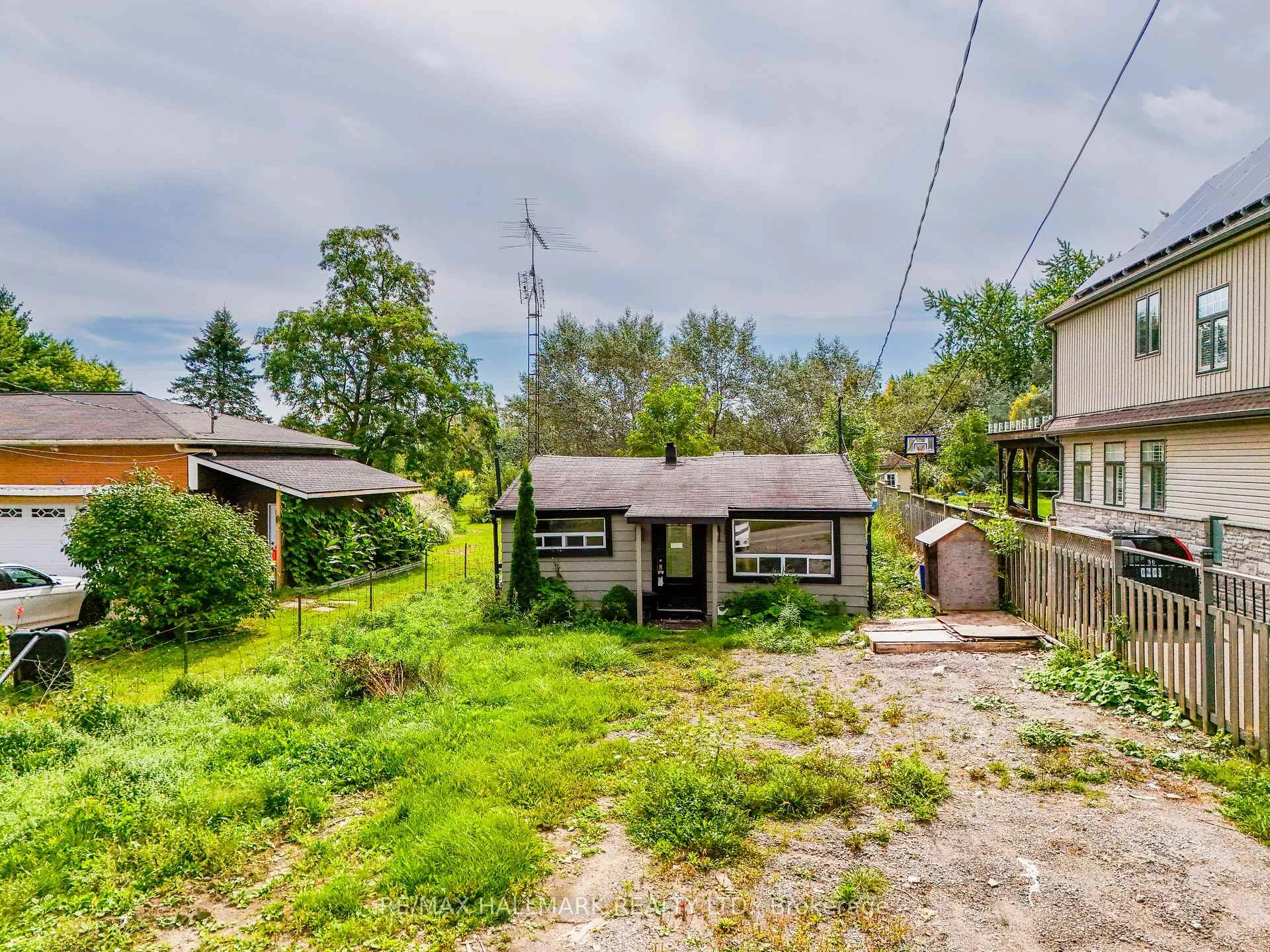 Photo 2 of 51 Range Road, Ajax, South East — HOMEH