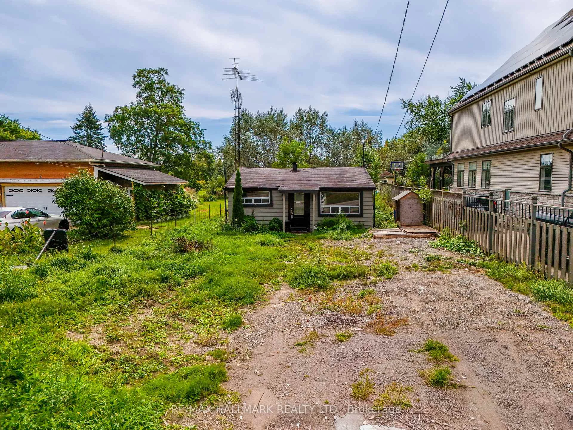 Photo 12 of 51 Range Road, Ajax, South East — HOMEH