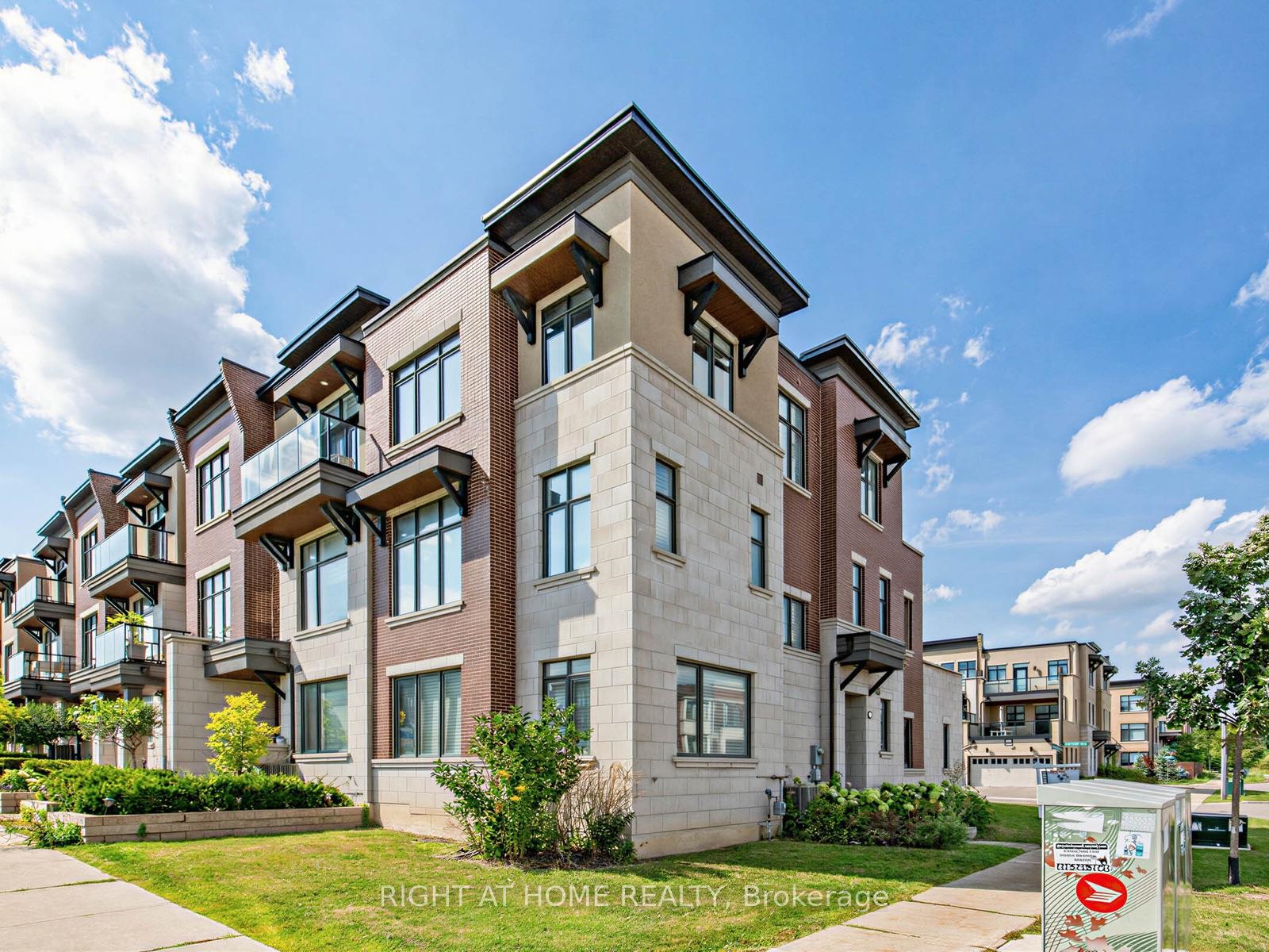 Photo 2 of 88 Crimson Forest Drive, Vaughan, Patterson — HOMEH