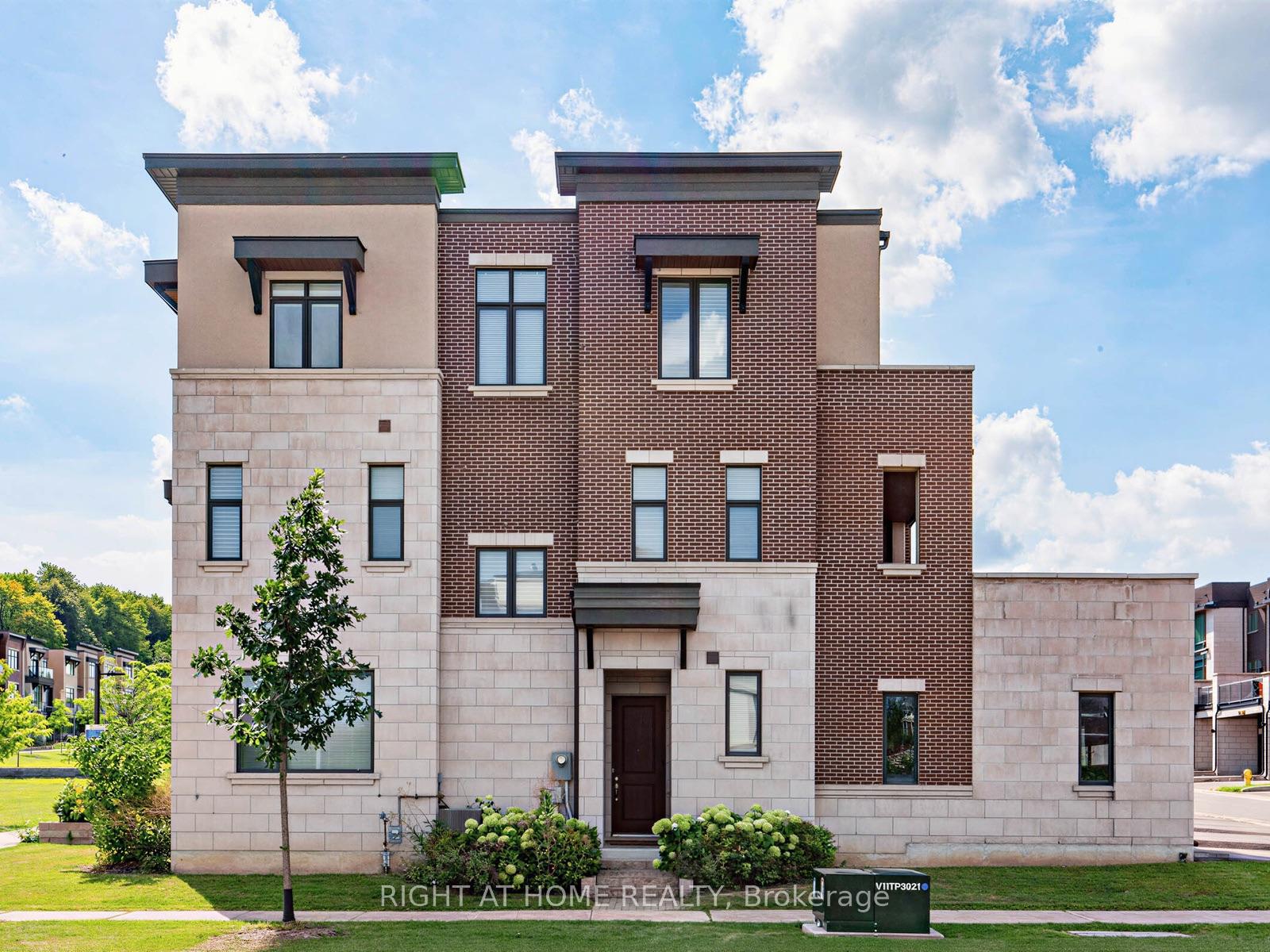 Photo 3 of 88 Crimson Forest Drive, Vaughan, Patterson — HOMEH