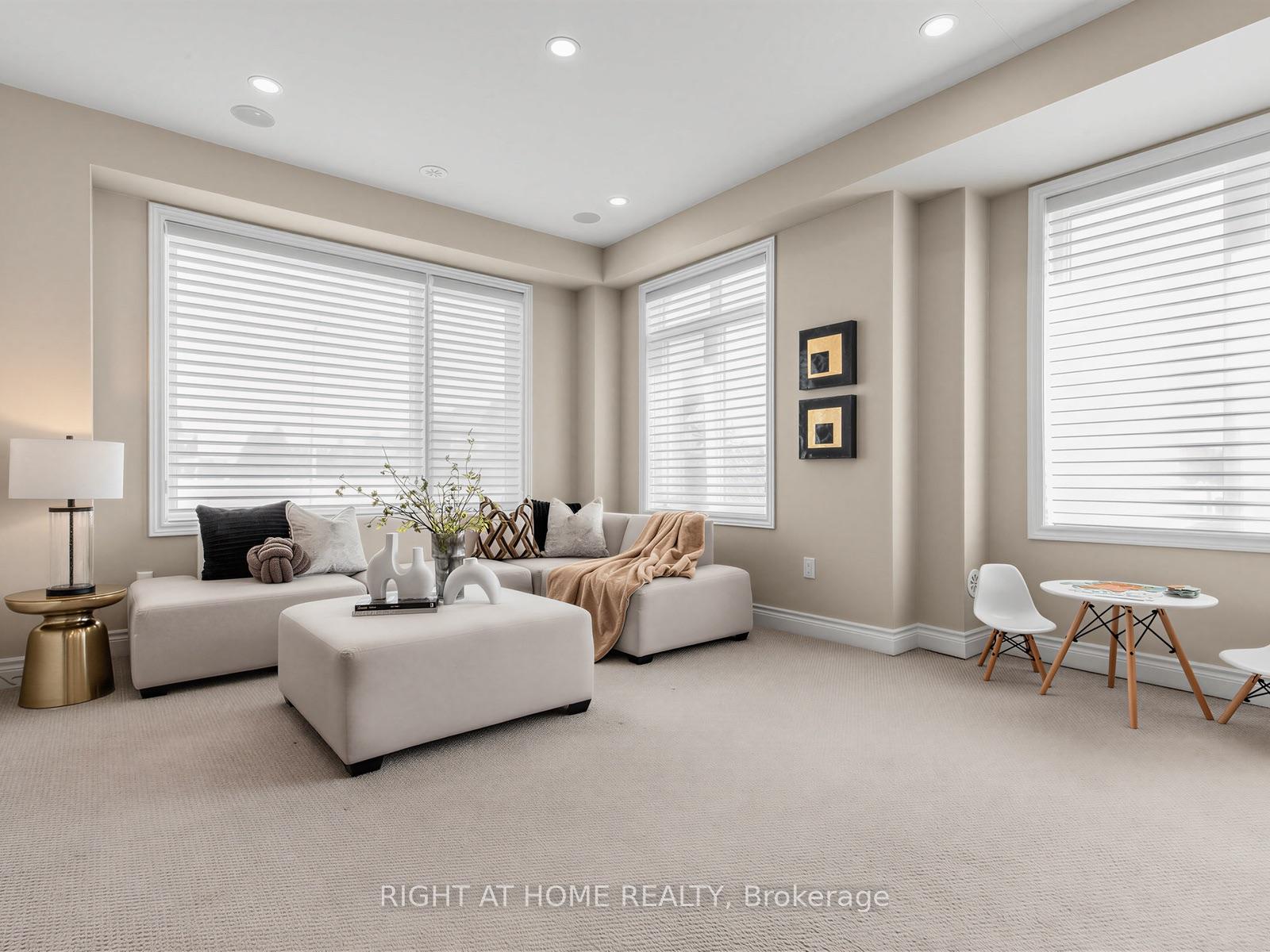 Photo 4 of 88 Crimson Forest Drive, Vaughan, Patterson — HOMEH