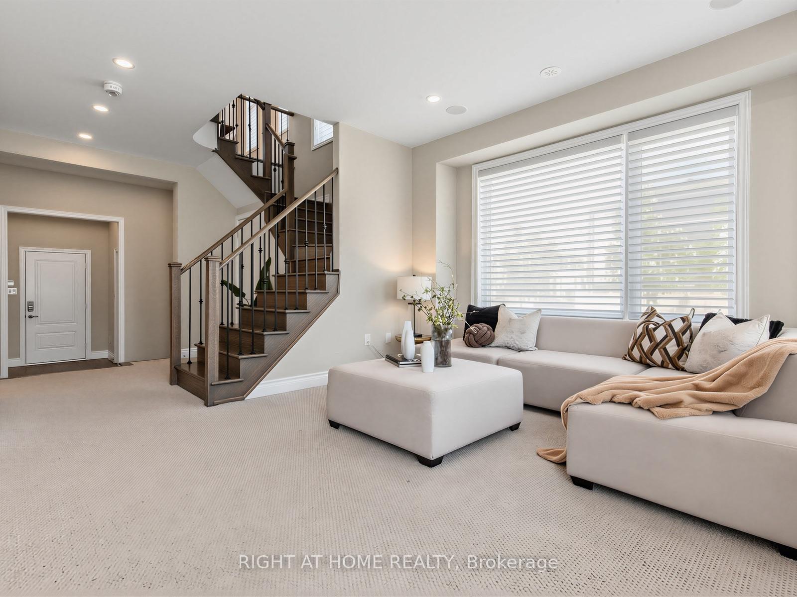 Photo 5 of 88 Crimson Forest Drive, Vaughan, Patterson — HOMEH
