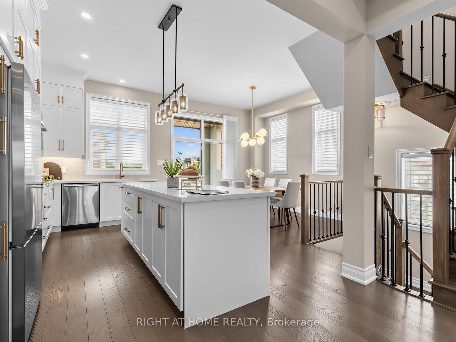 Photo 10 of 88 Crimson Forest Drive, Vaughan, Patterson — HOMEH