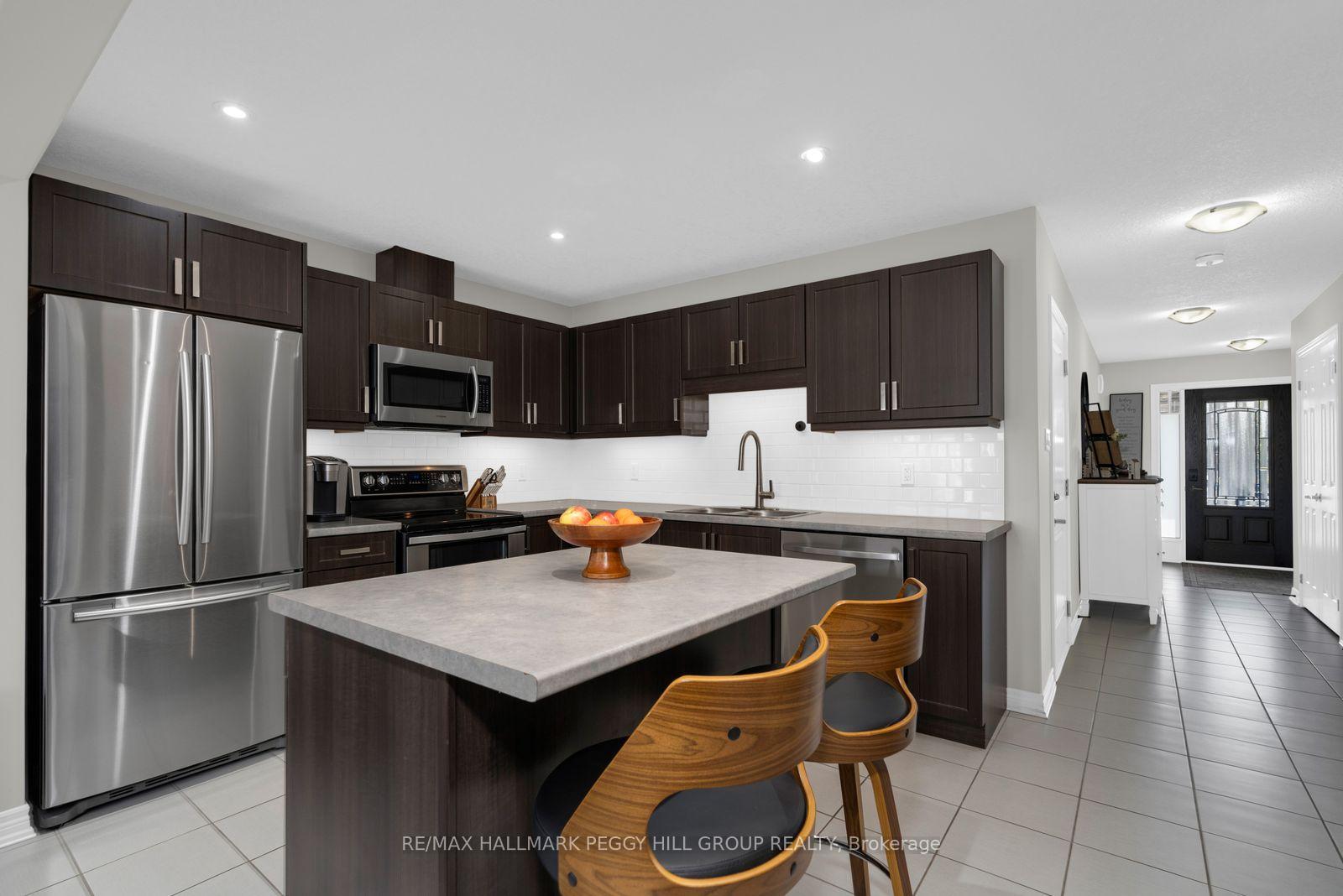 Photo 2 of 13 Foley Crescent, Collingwood — HOMEH