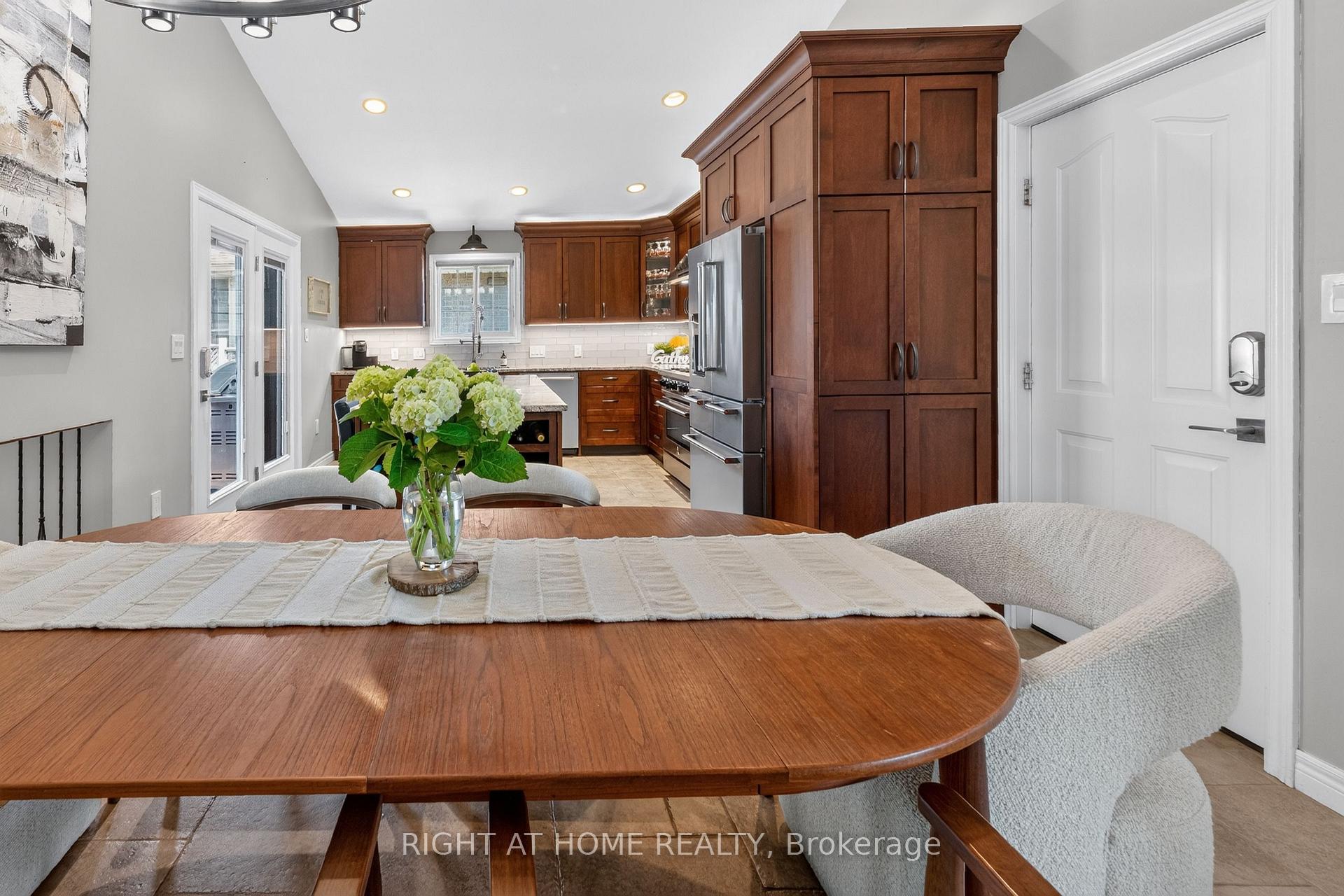 Photo 9 of 10 Galbraith Court, St. Thomas — HOMEH