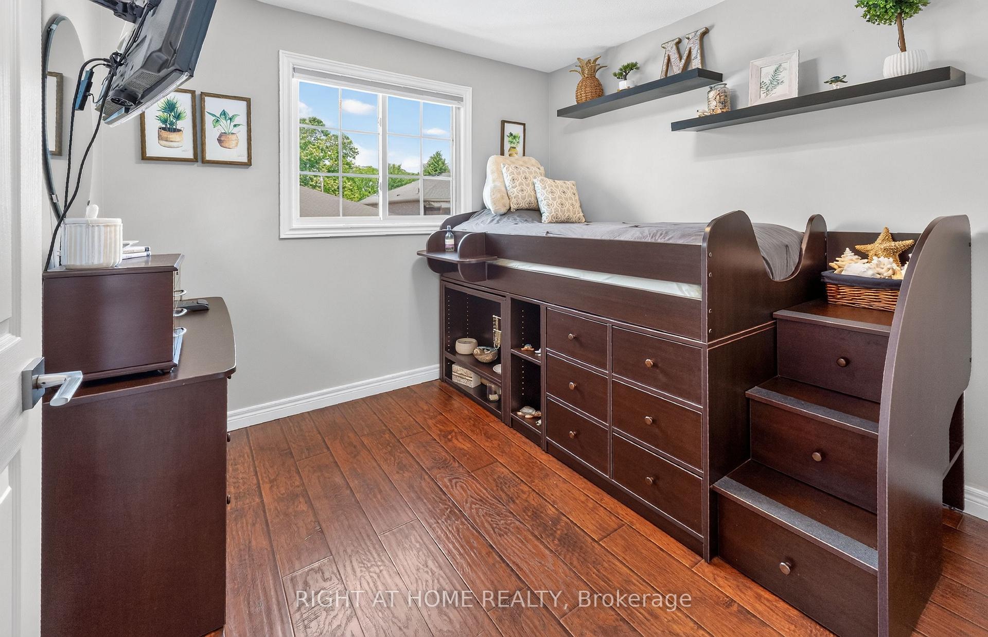 Photo 24 of 10 Galbraith Court, St. Thomas — HOMEH