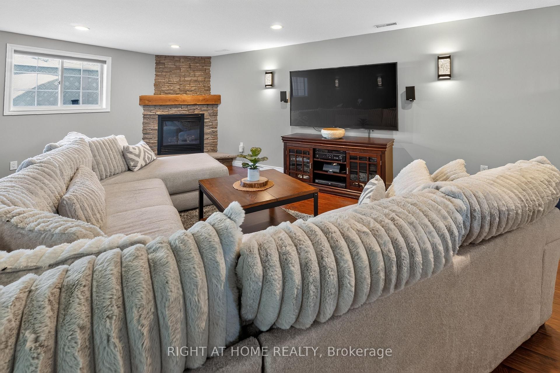 Photo 32 of 10 Galbraith Court, St. Thomas — HOMEH