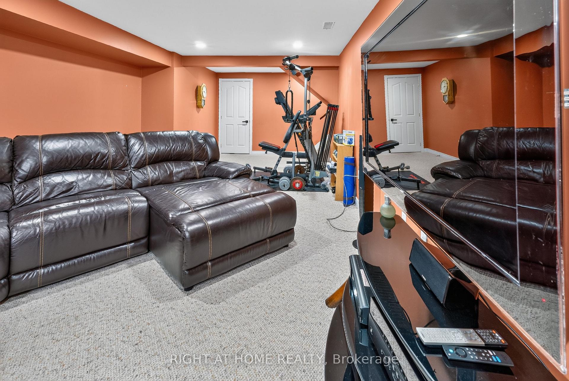 Photo 35 of 10 Galbraith Court, St. Thomas — HOMEH