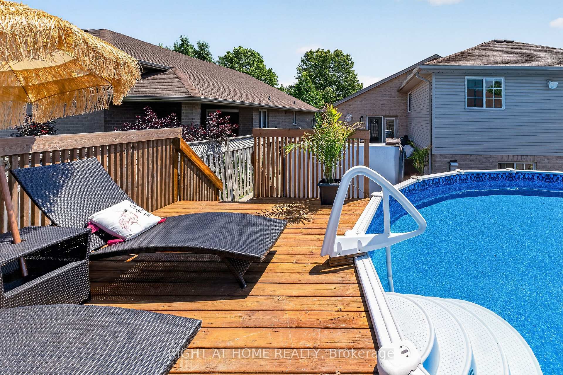Photo 40 of 10 Galbraith Court, St. Thomas — HOMEH
