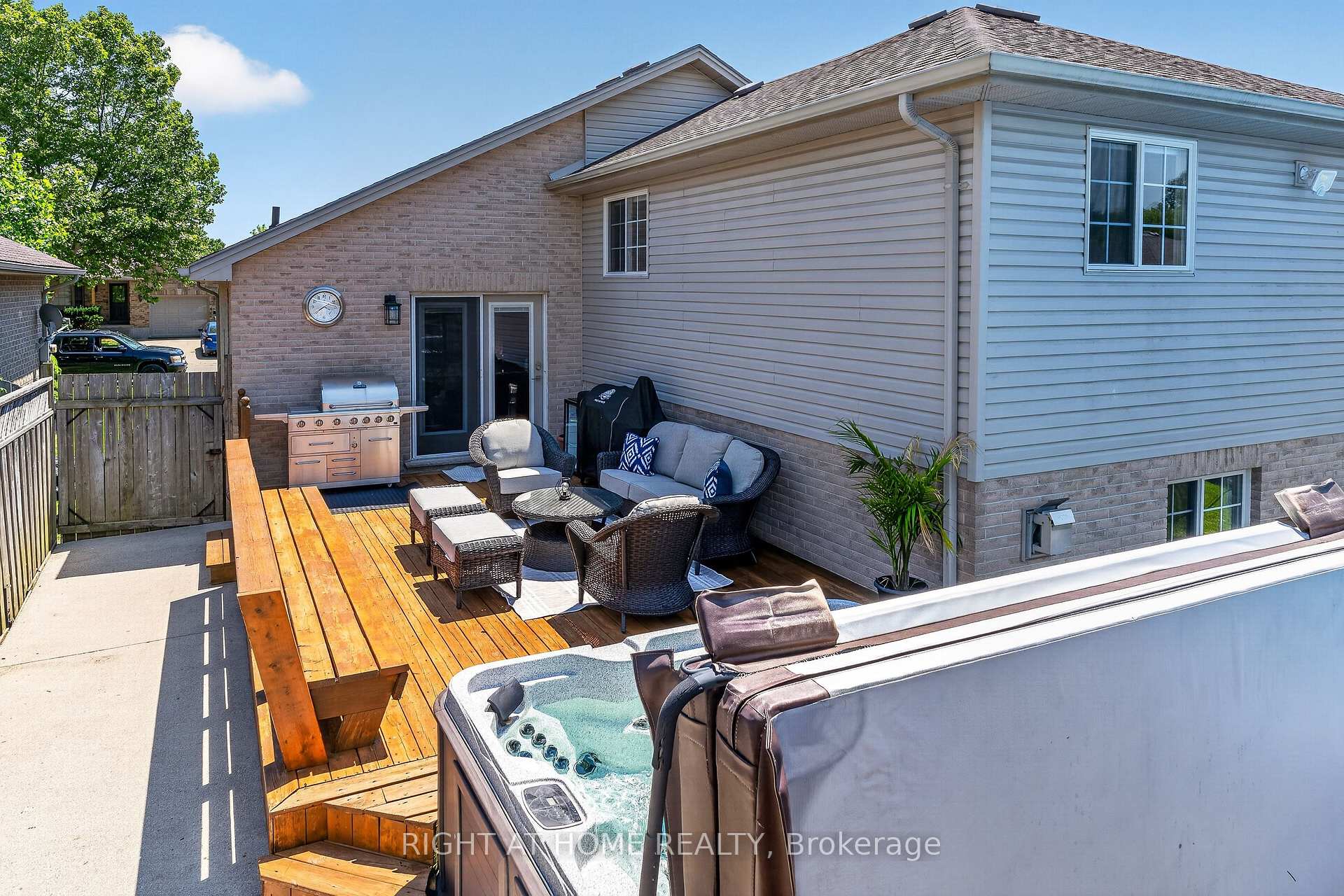 Photo 41 of 10 Galbraith Court, St. Thomas — HOMEH
