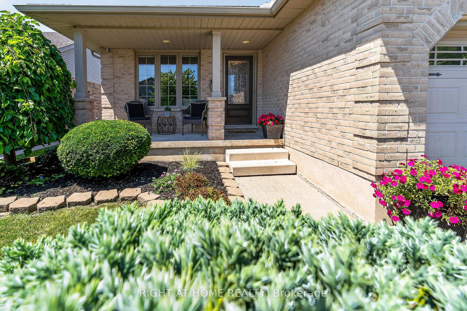 Photo 45 of 10 Galbraith Court, St. Thomas — HOMEH